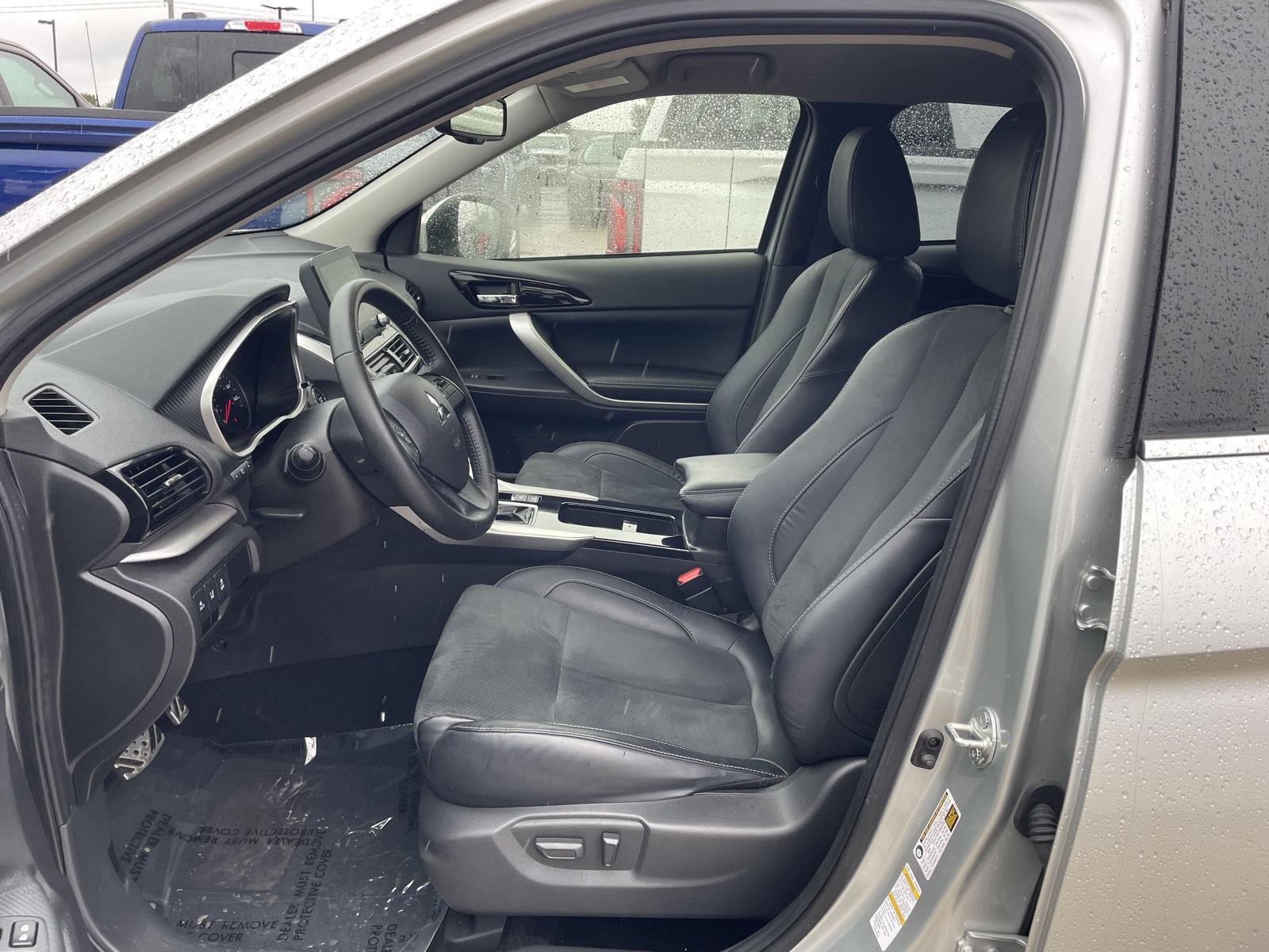Vehicle photo 17