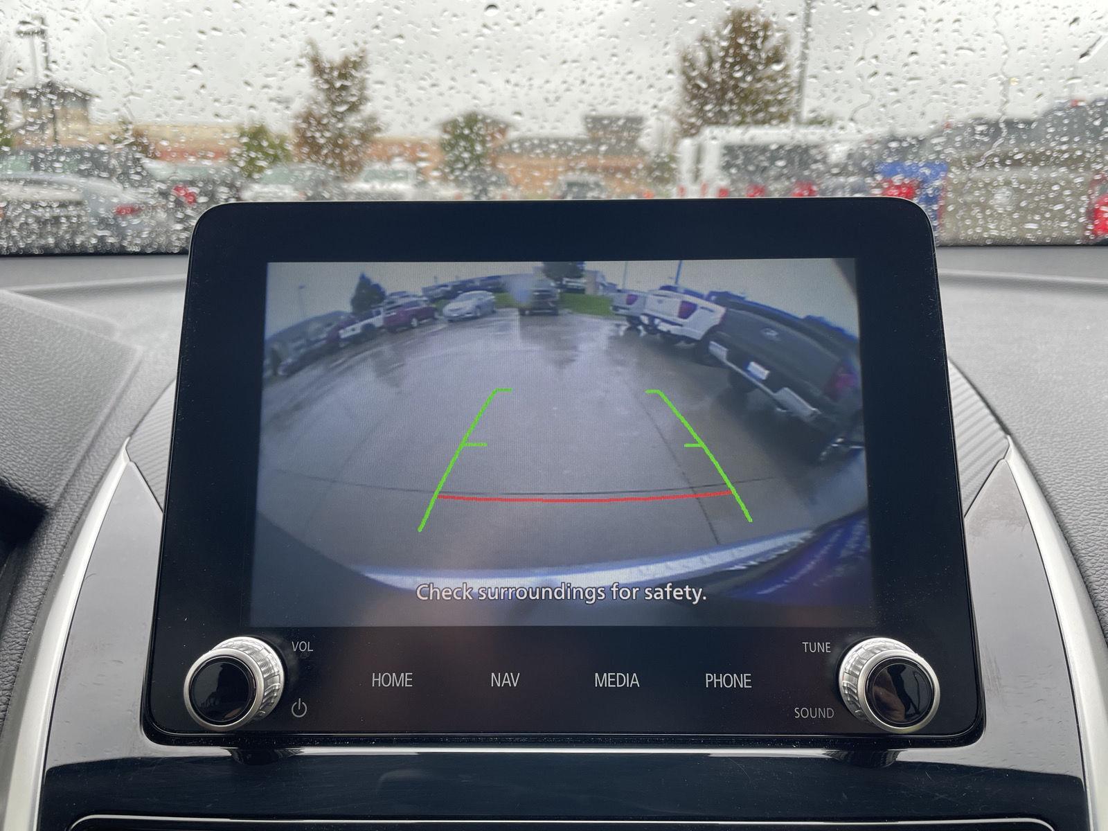 Vehicle photo 23