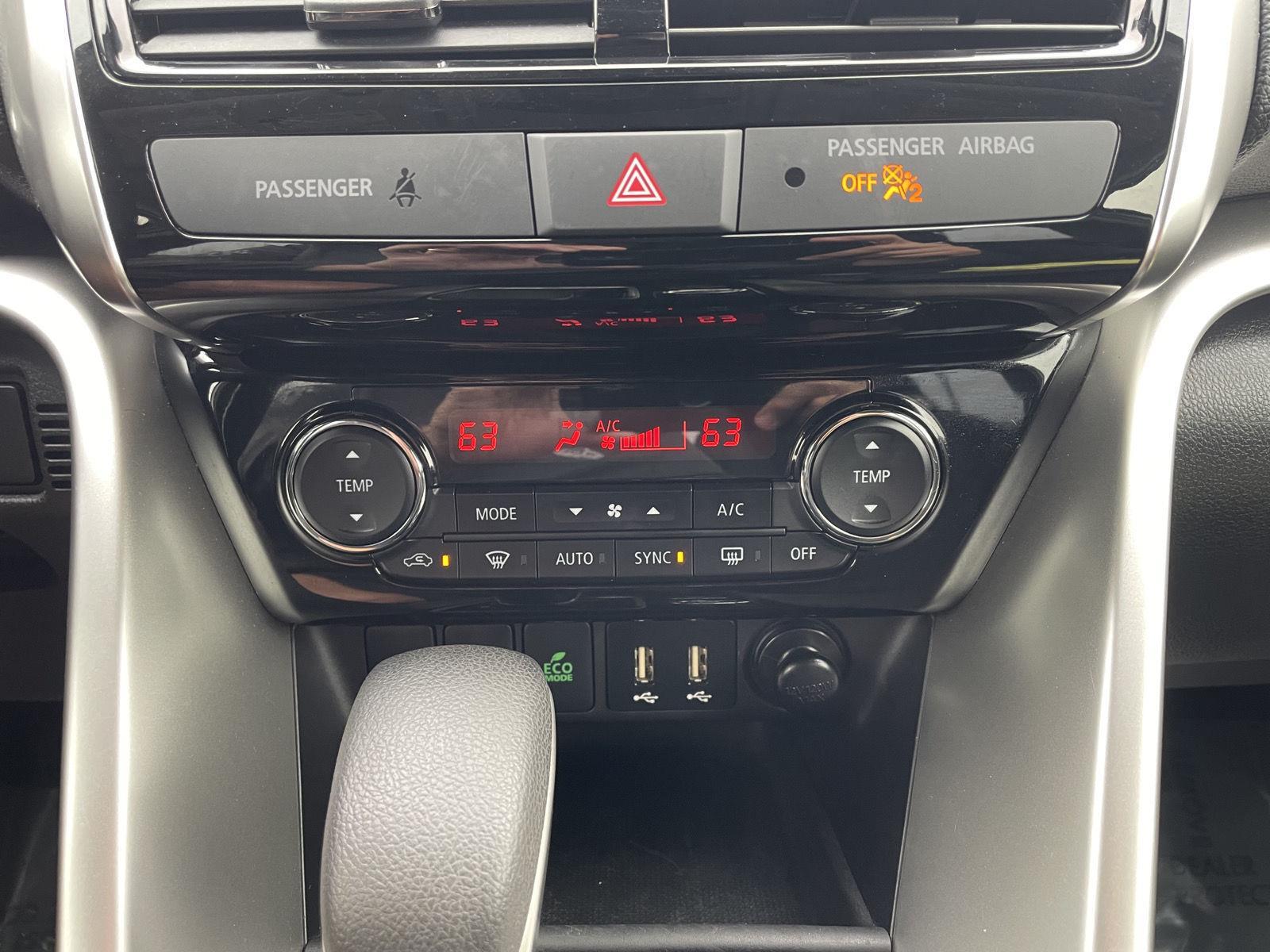 Vehicle photo 26