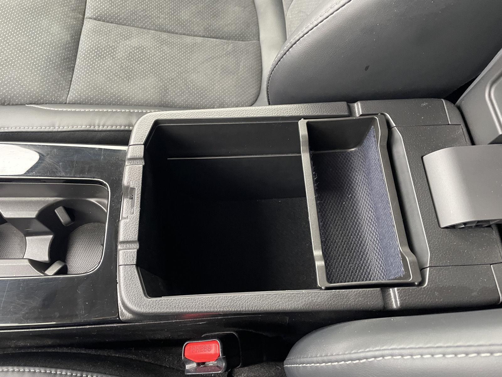 Vehicle photo 31