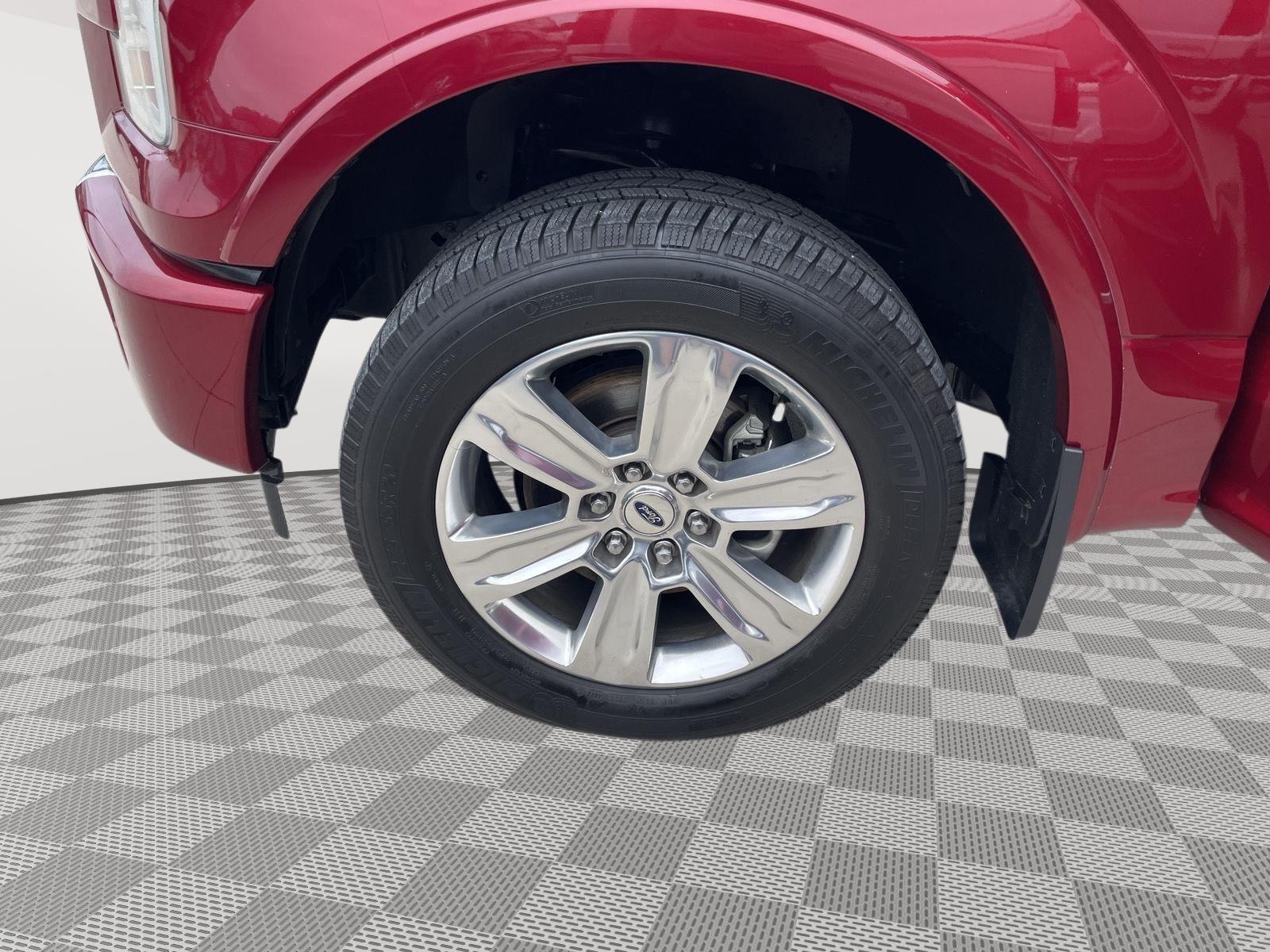Vehicle photo 10