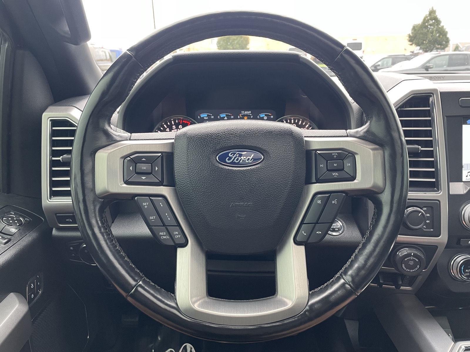 Vehicle photo 12