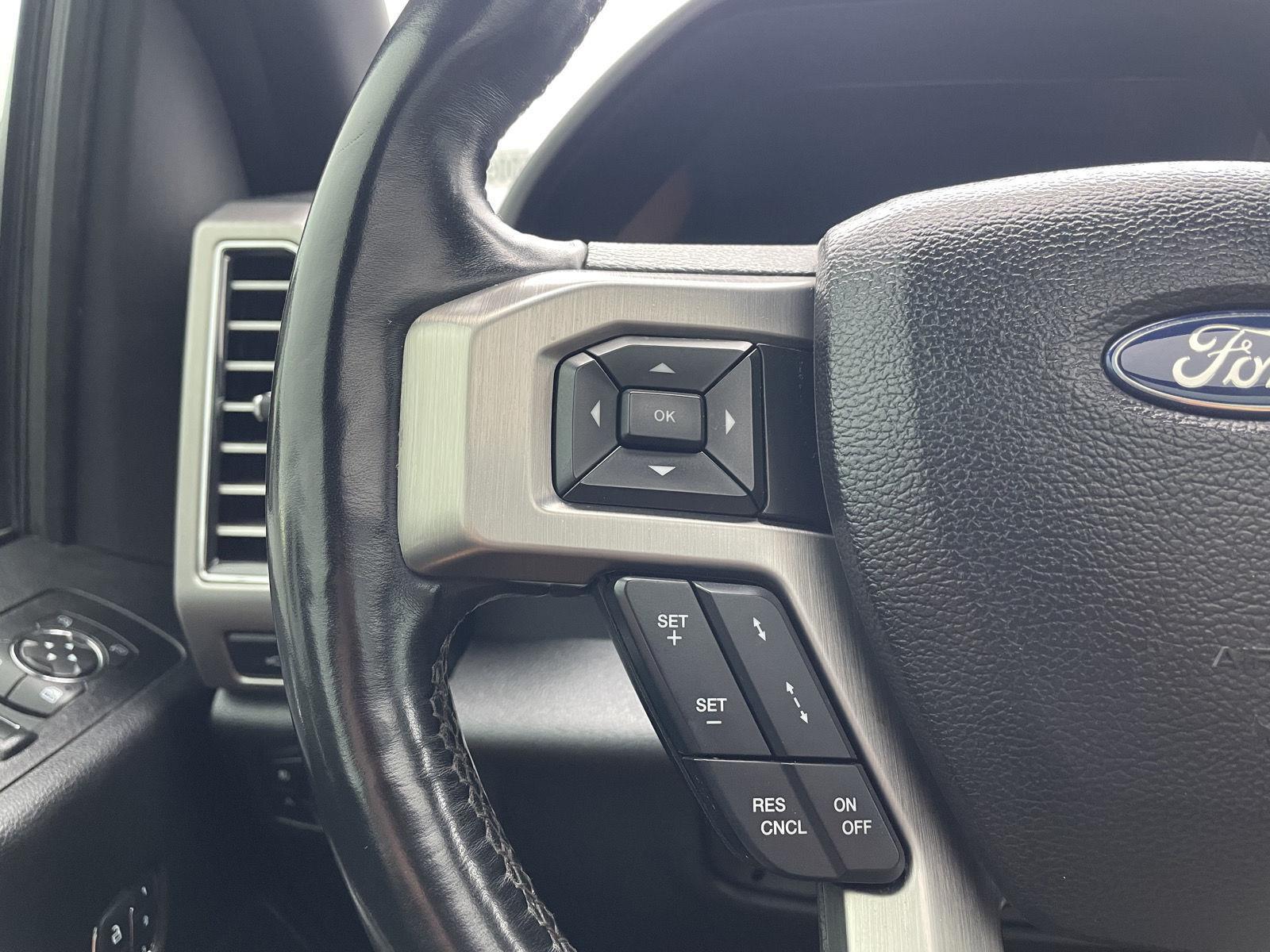 Vehicle photo 13