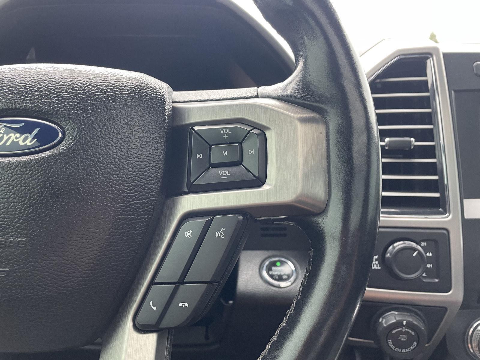 Vehicle photo 14