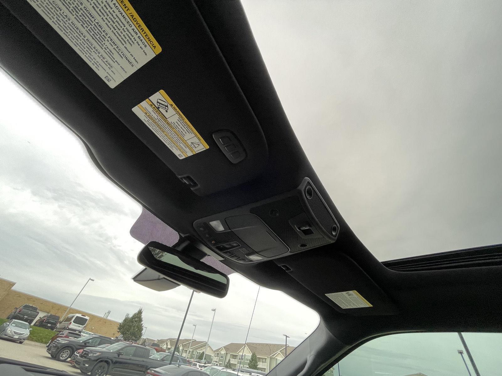 Vehicle photo 22