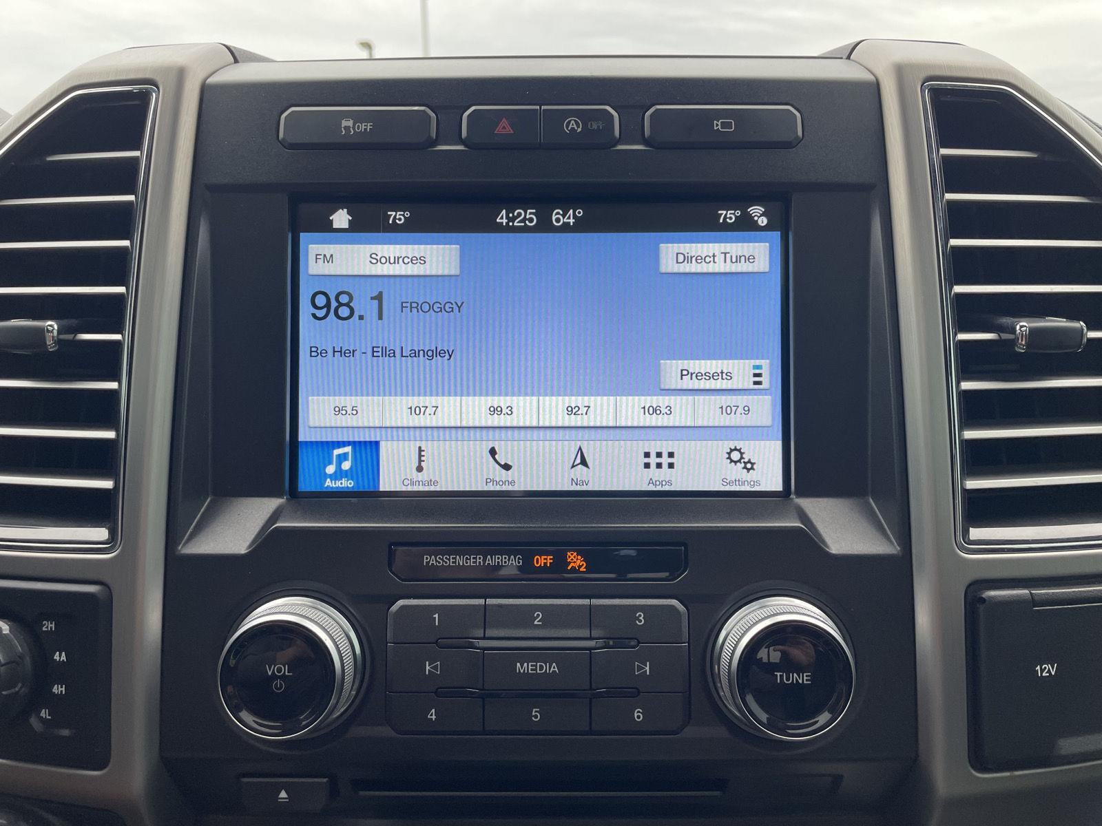 Vehicle photo 29