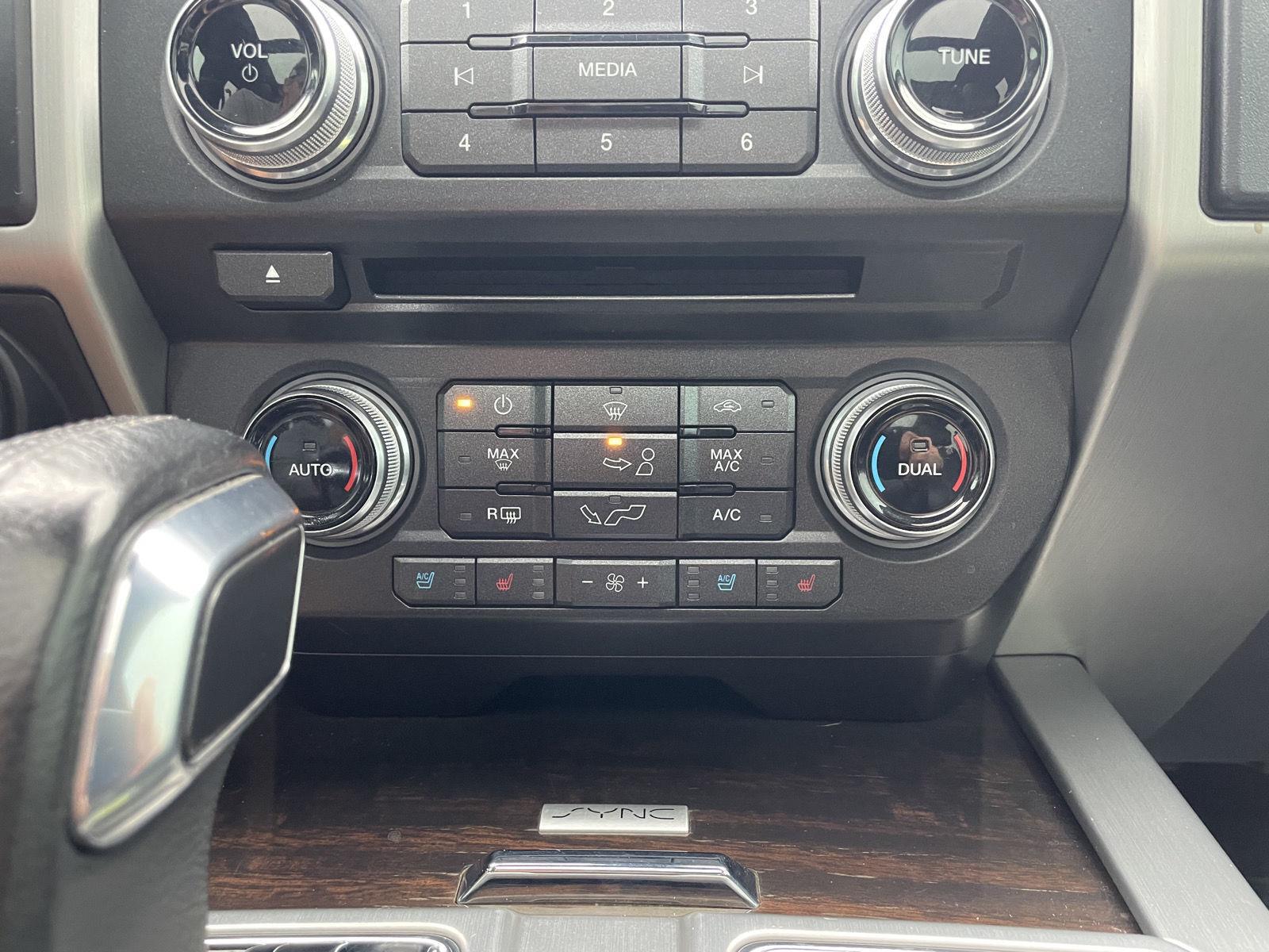 Vehicle photo 30