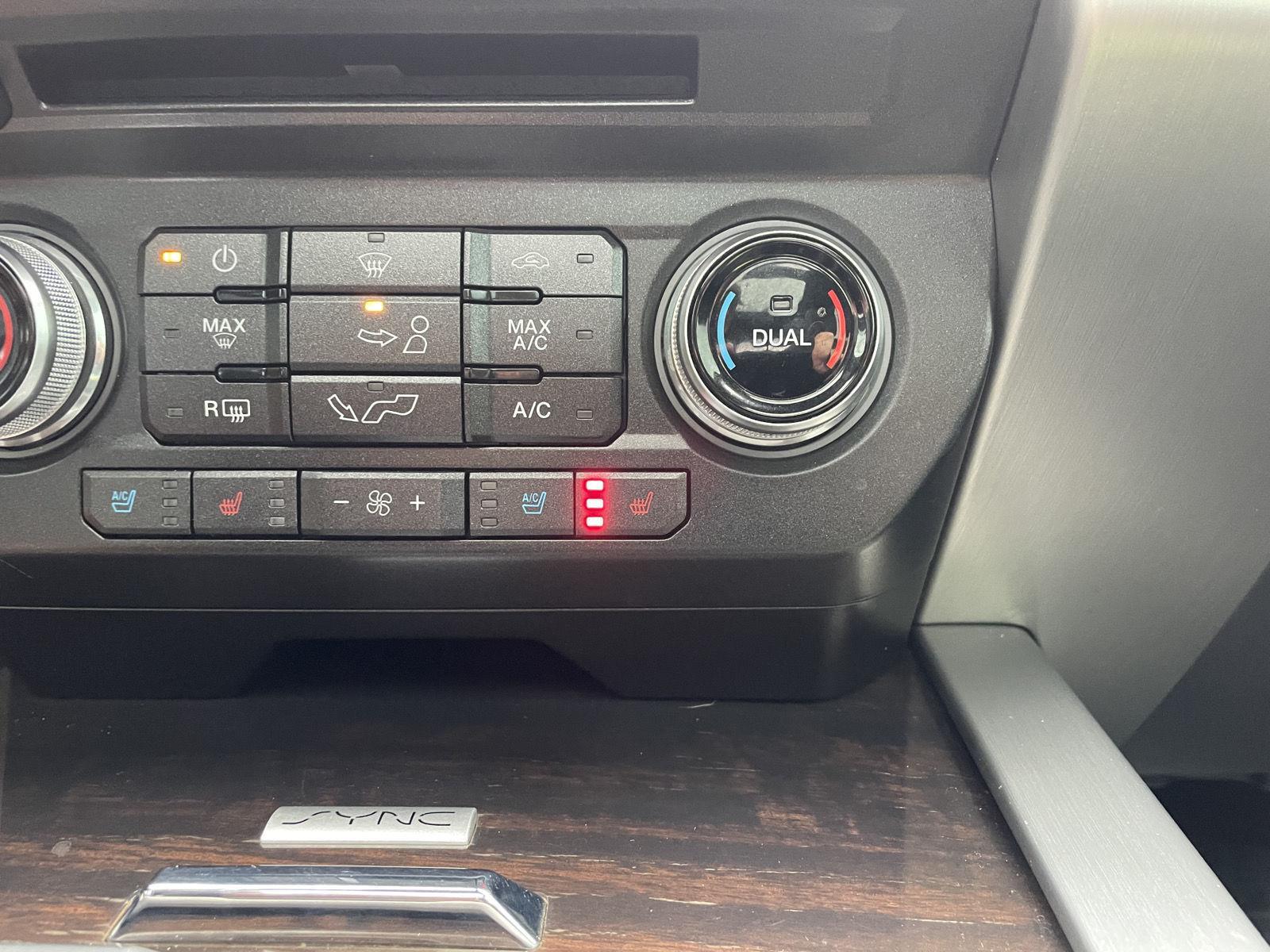 Vehicle photo 32