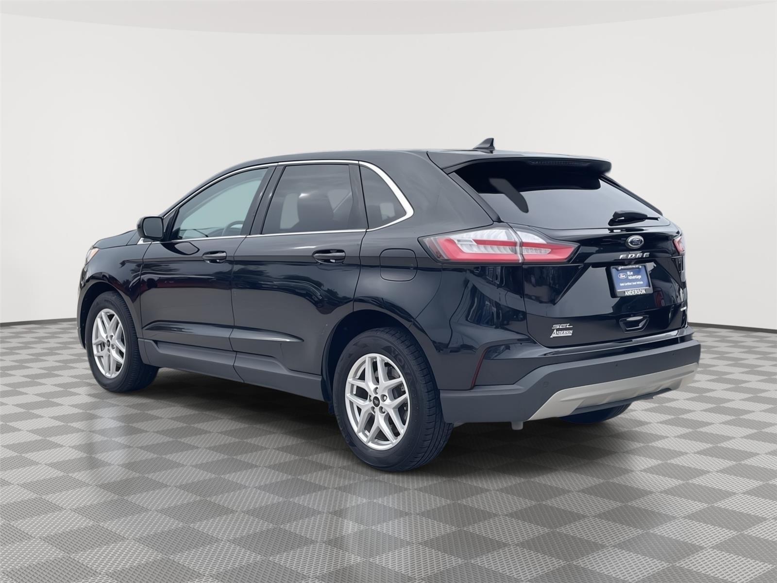 Vehicle photo 9