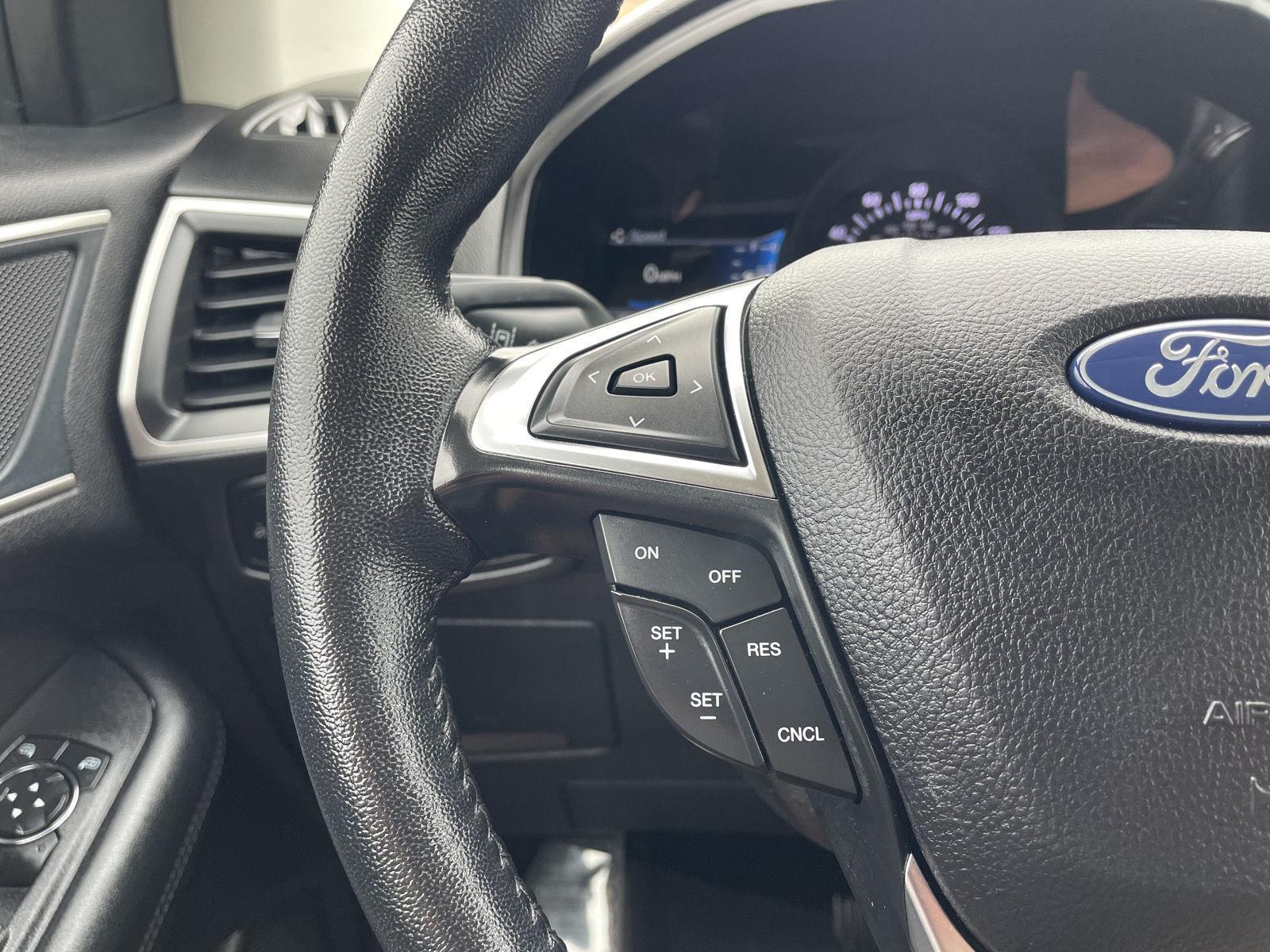 Vehicle photo 13