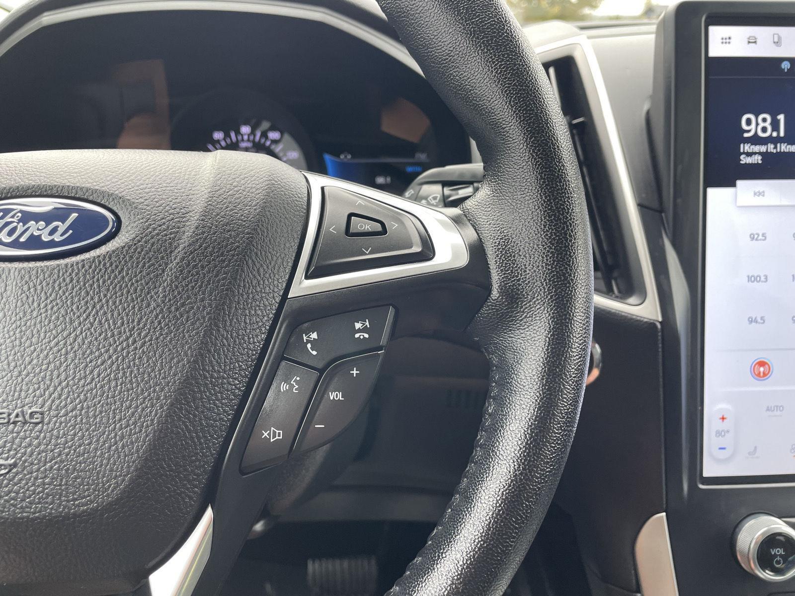 Vehicle photo 14