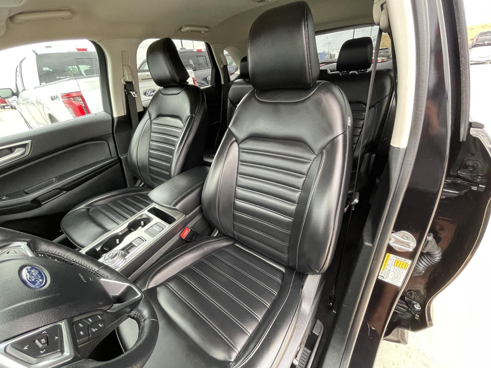 Vehicle photo 18