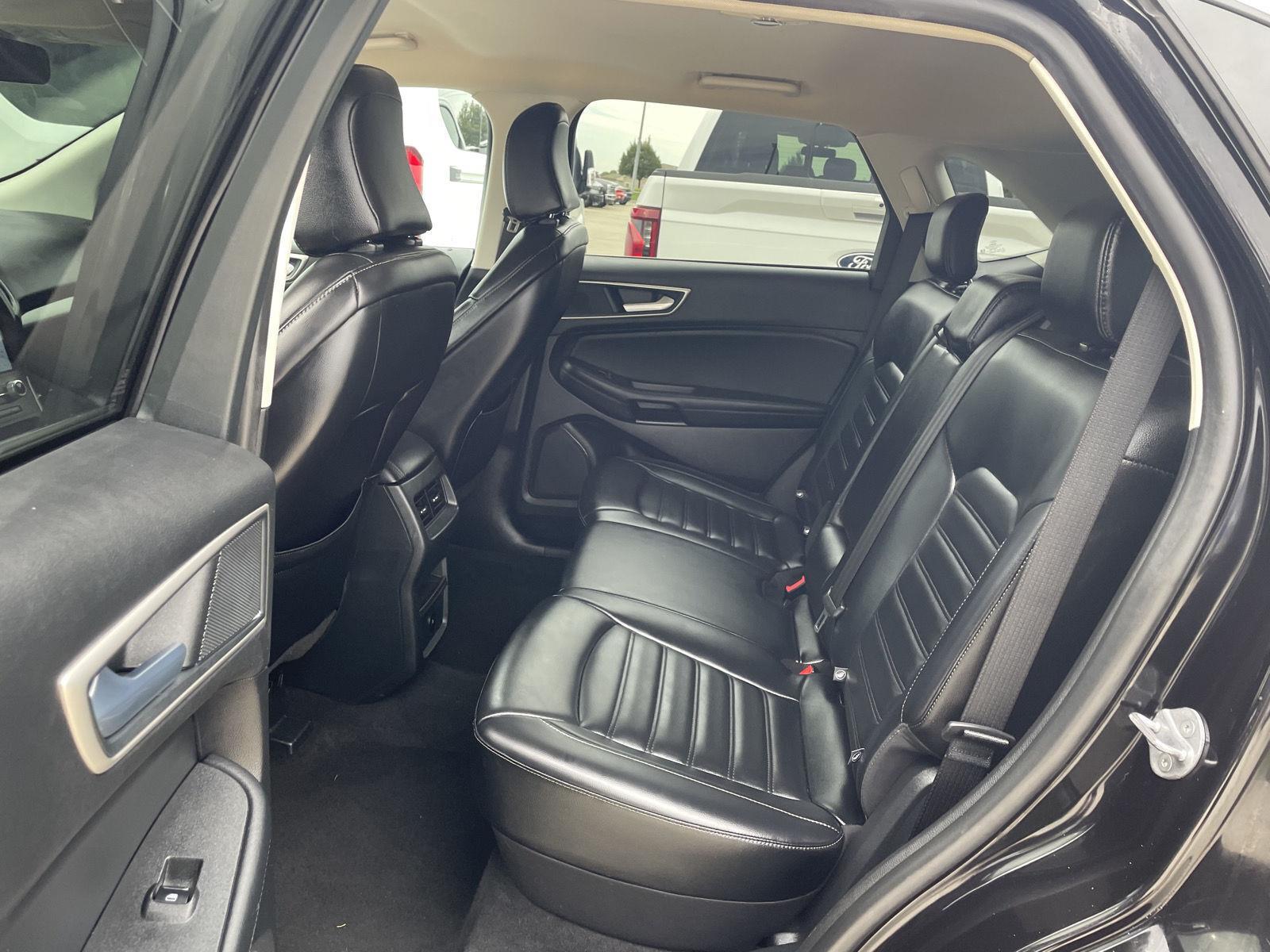Vehicle photo 20