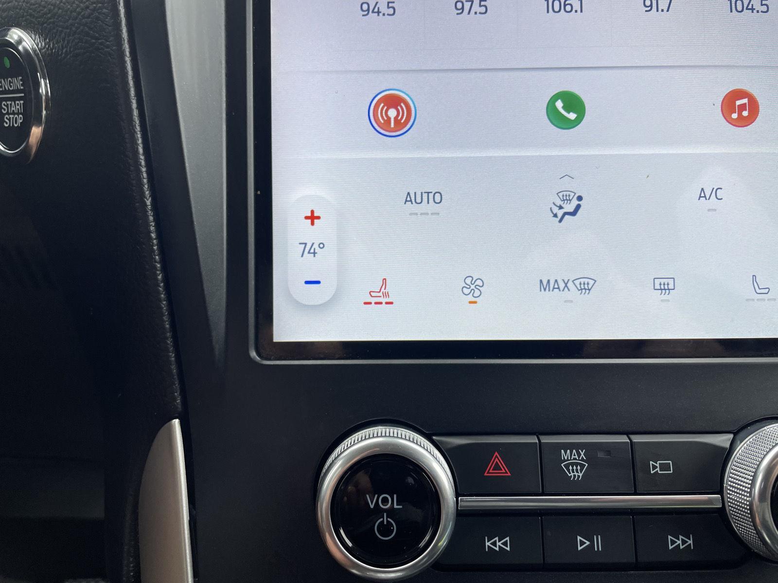 Vehicle photo 26