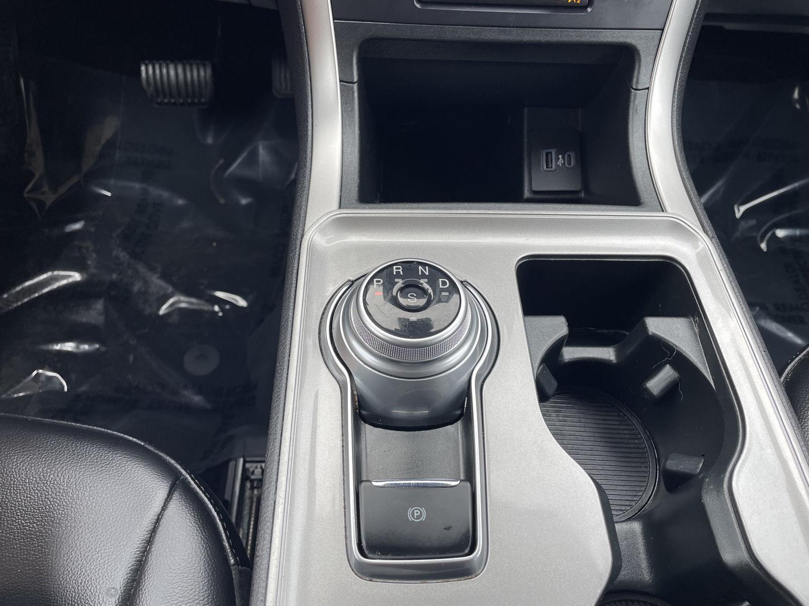 Vehicle photo 29