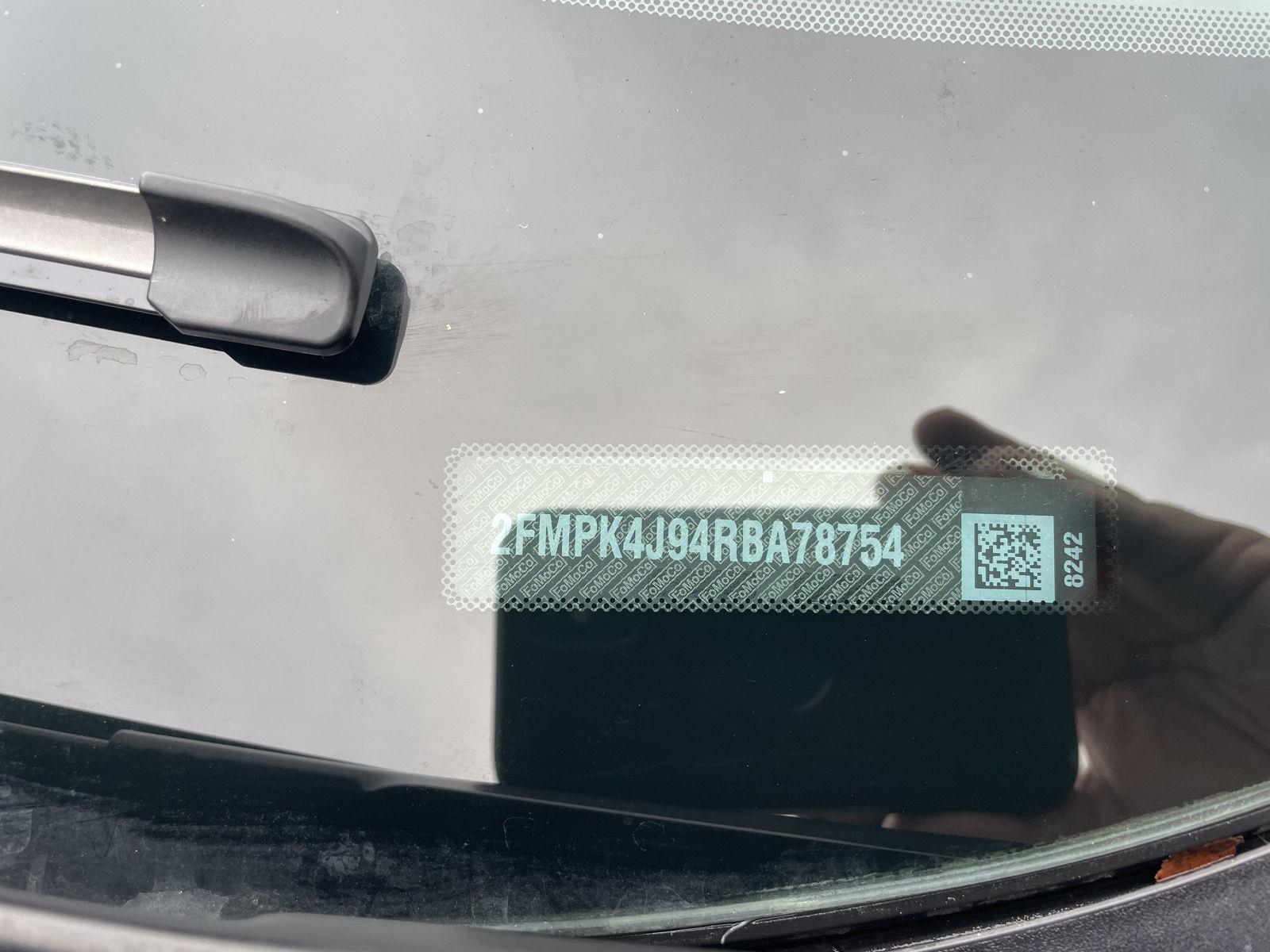 Vehicle photo 32