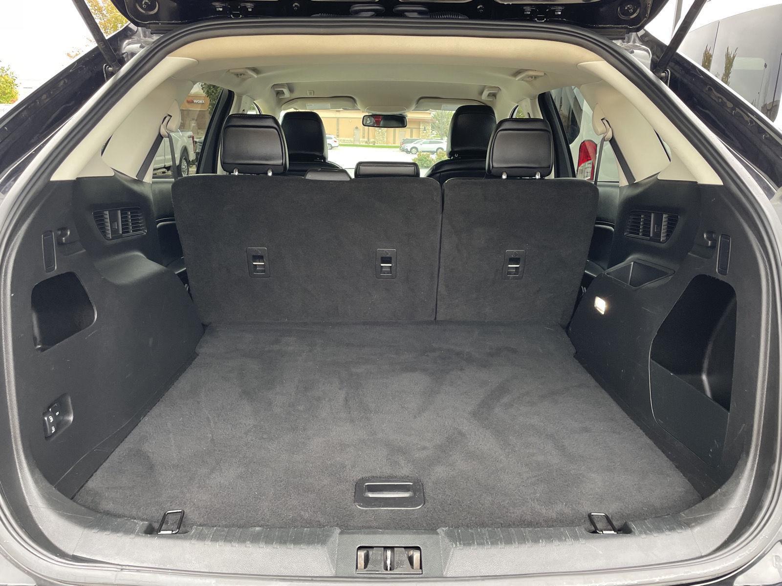 Vehicle photo 34