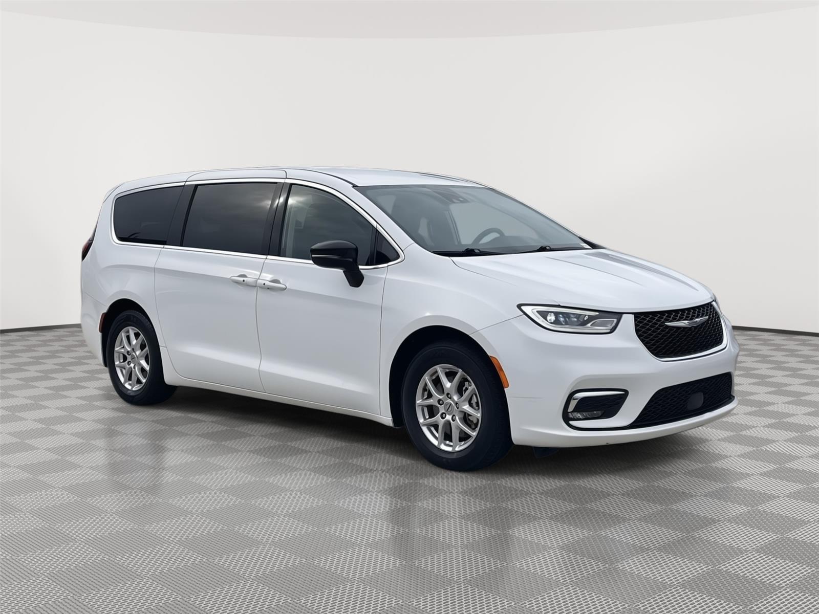 Vehicle photo 5