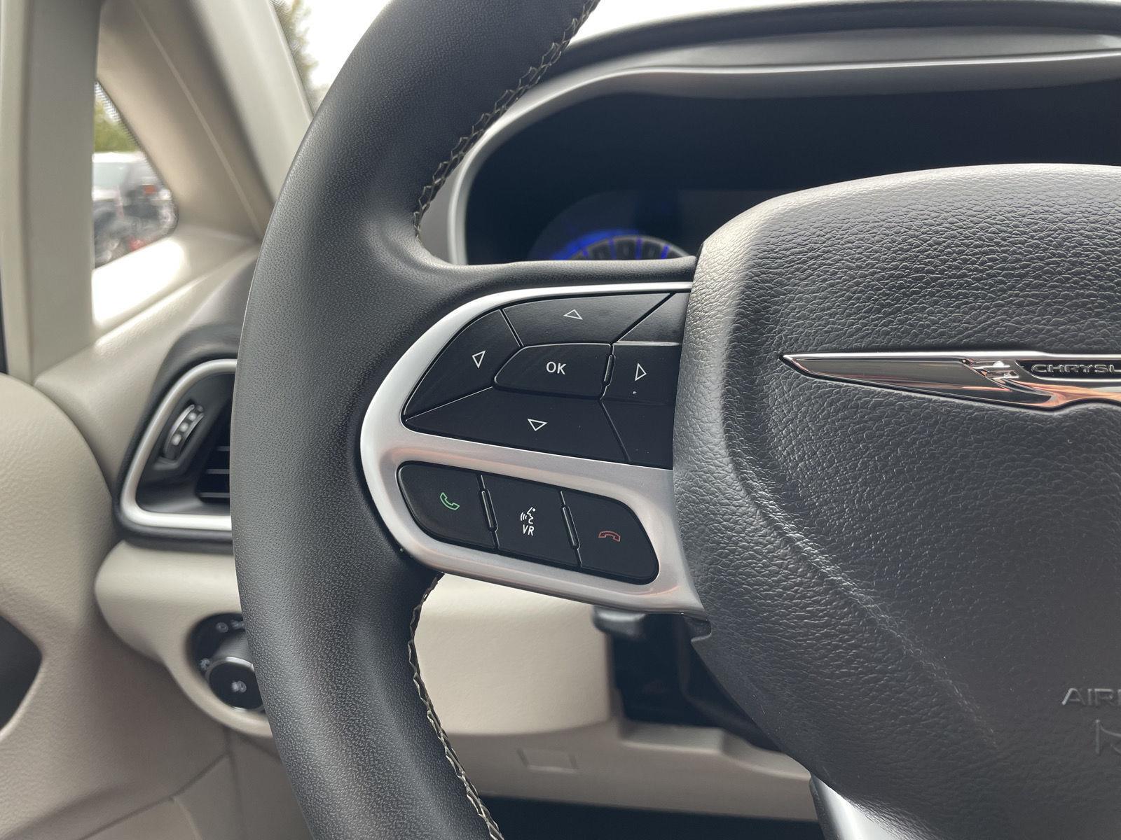 Vehicle photo 13