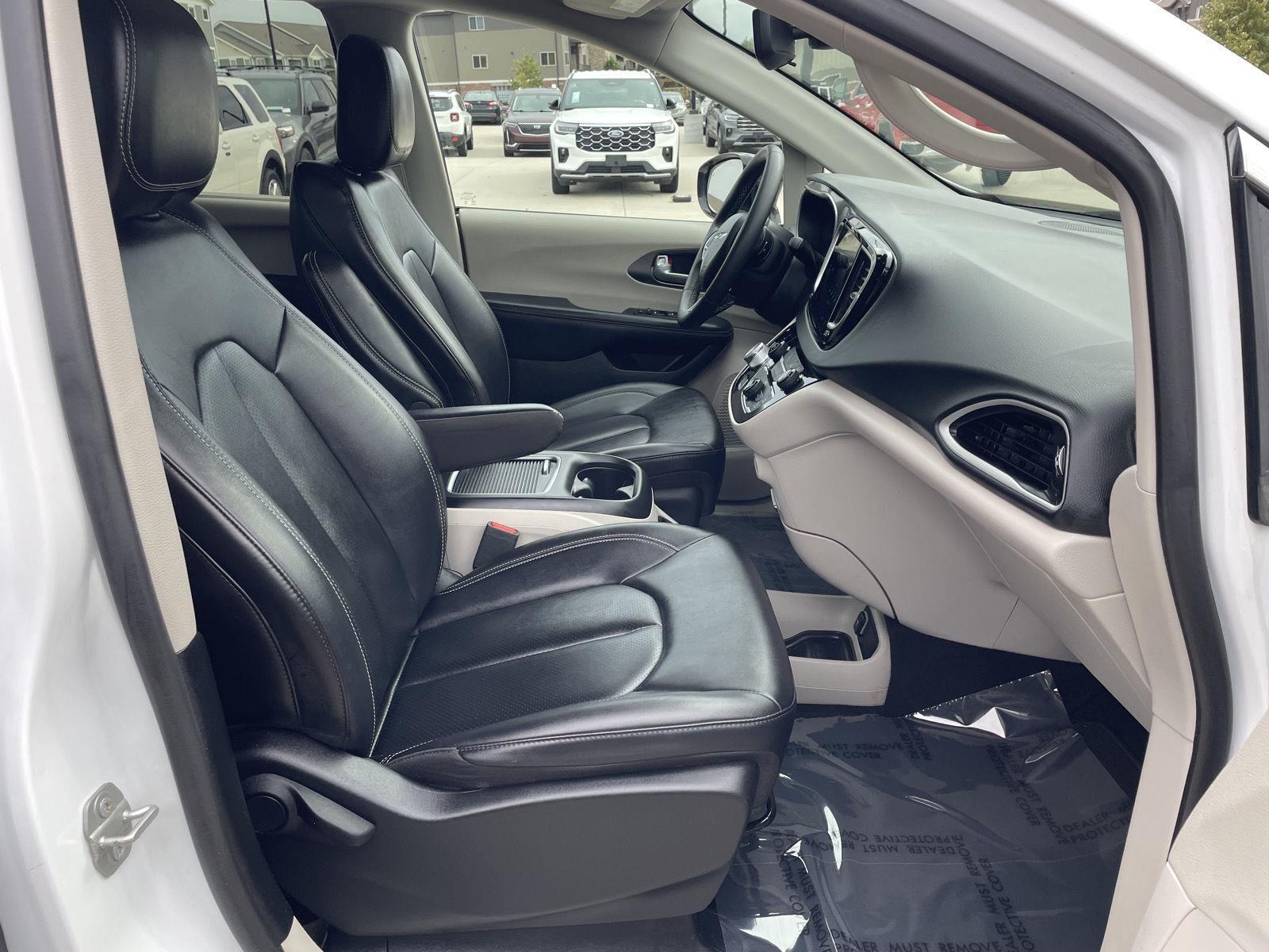 Vehicle photo 19