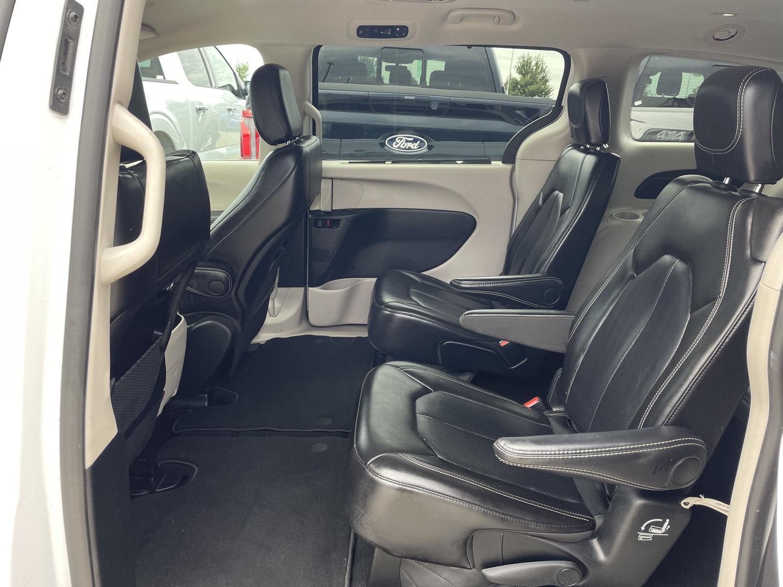 Vehicle photo 20