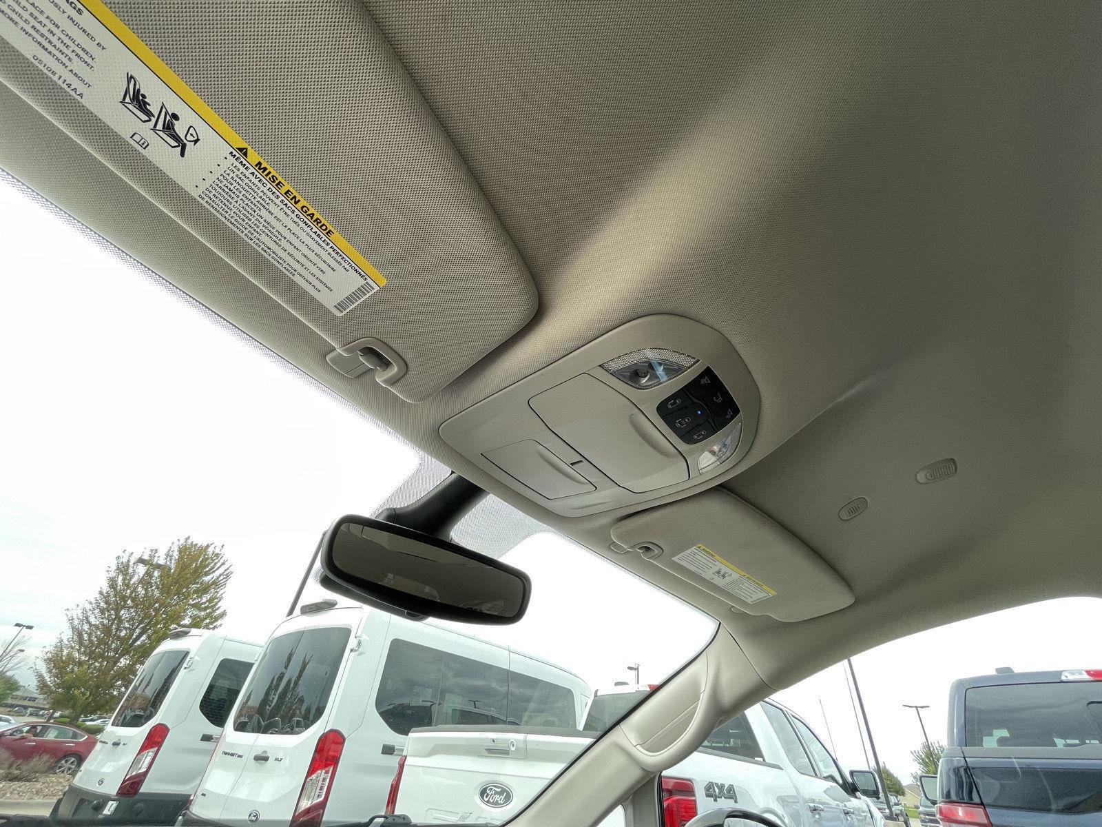 Vehicle photo 22