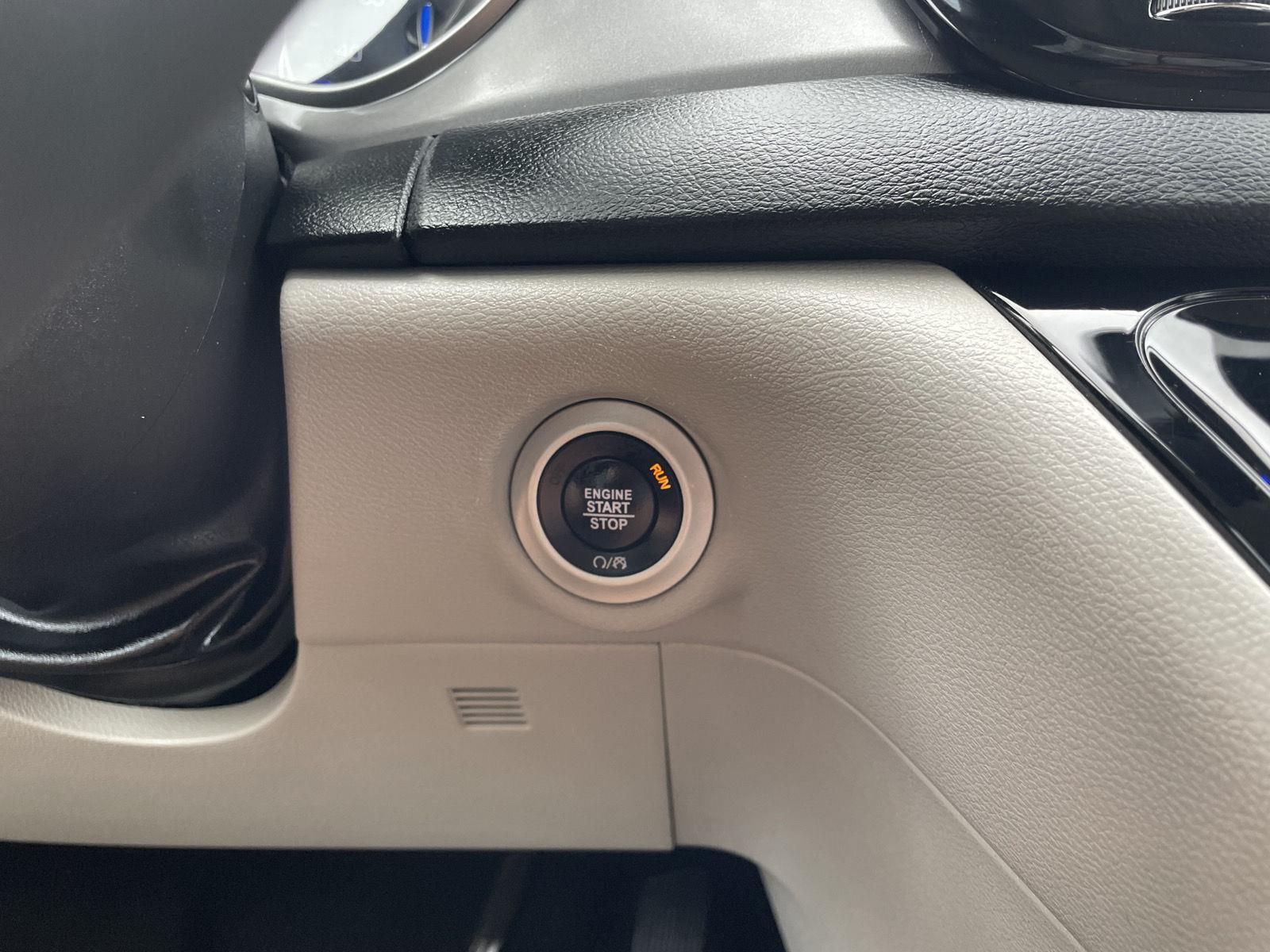 Vehicle photo 25