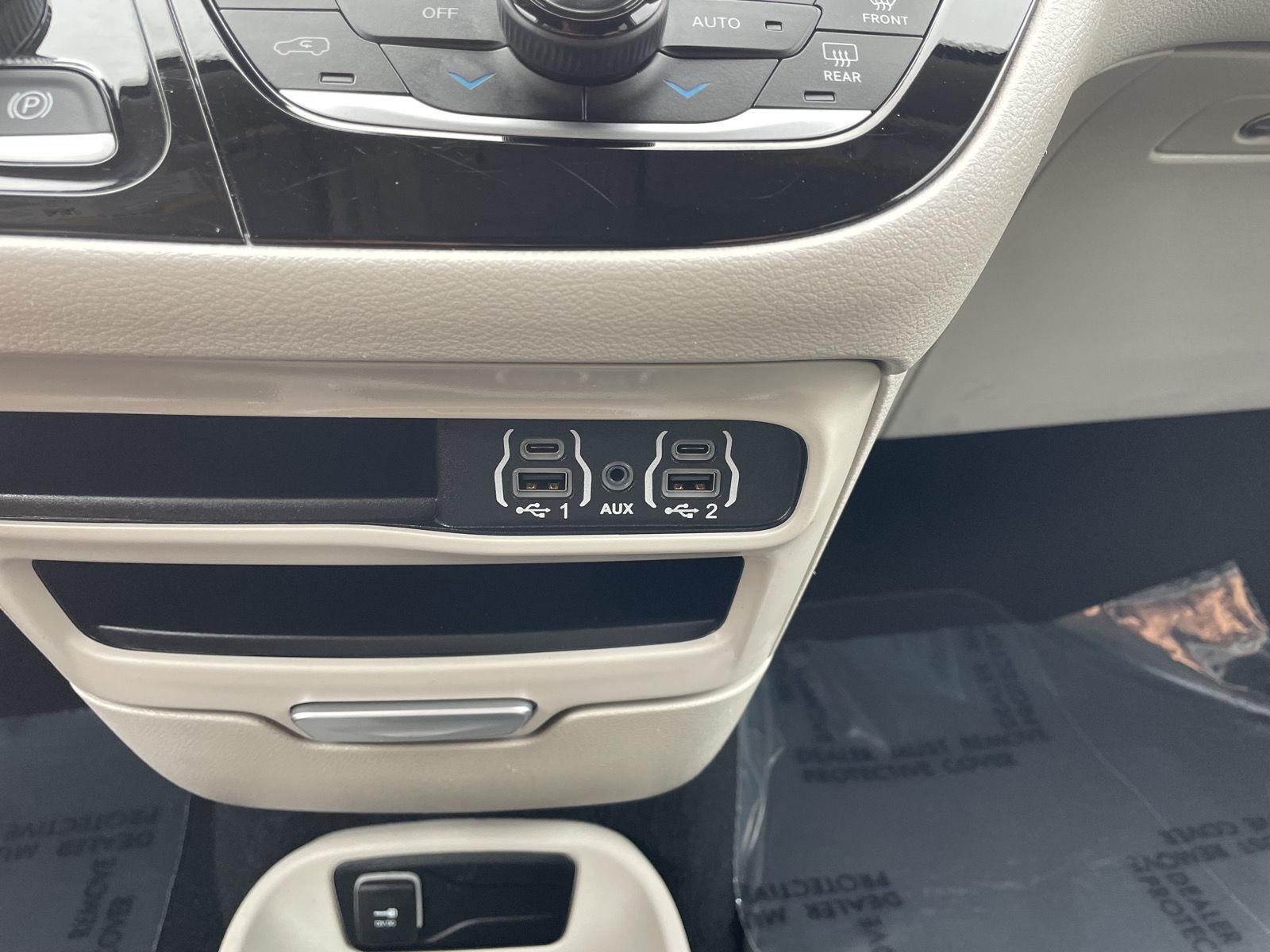 Vehicle photo 28
