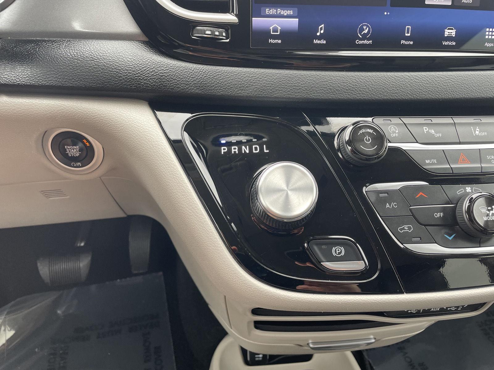 Vehicle photo 30