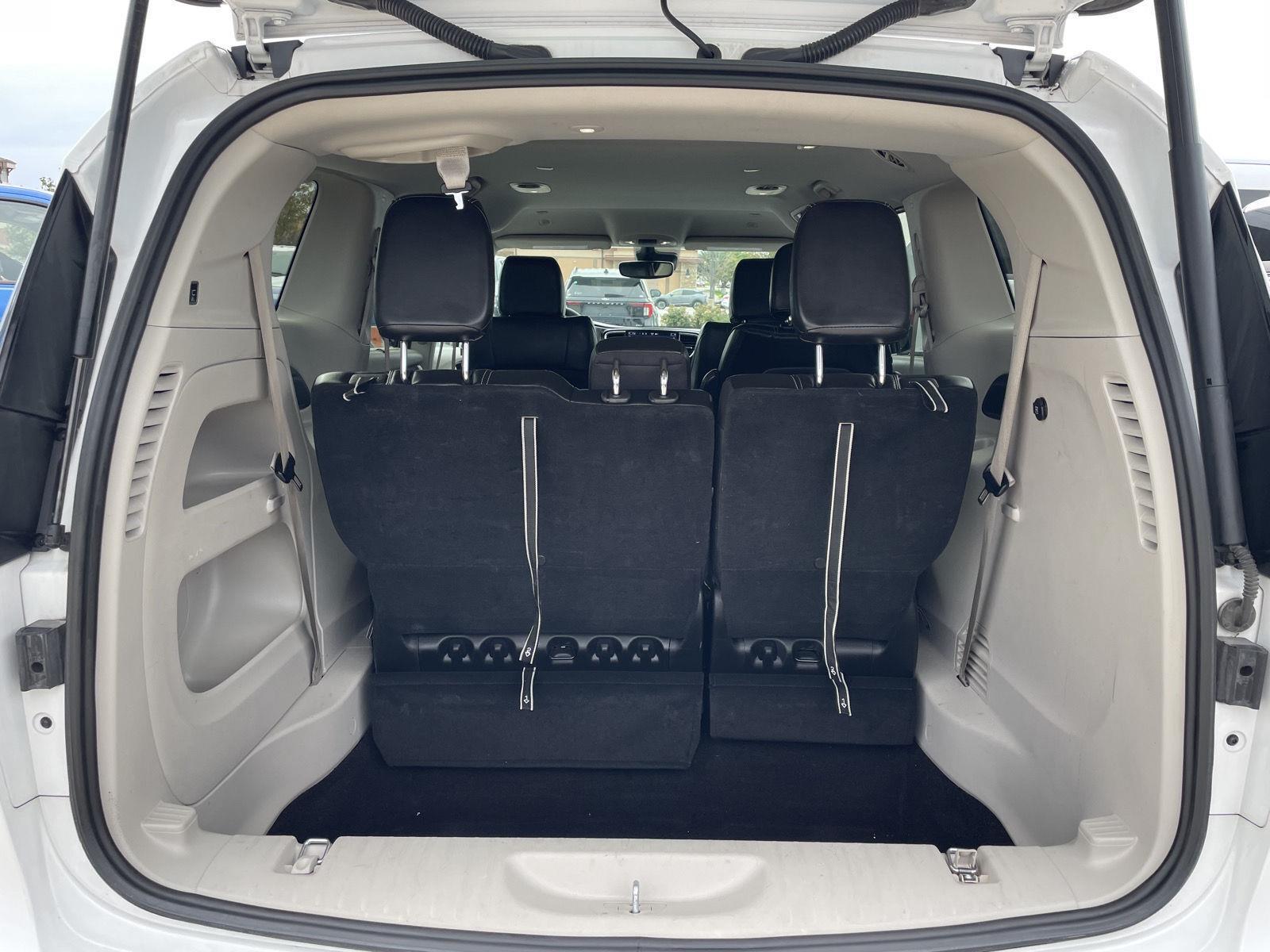 Vehicle photo 34