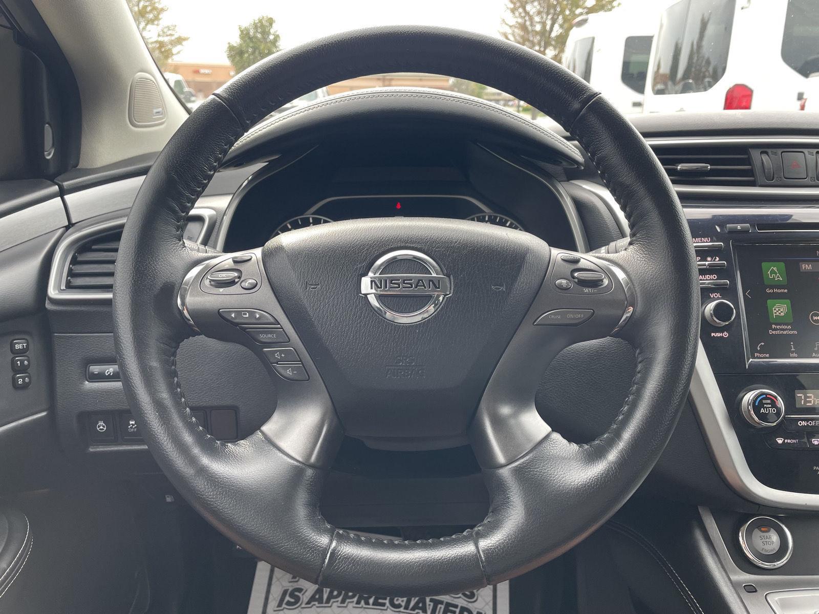Vehicle photo 12