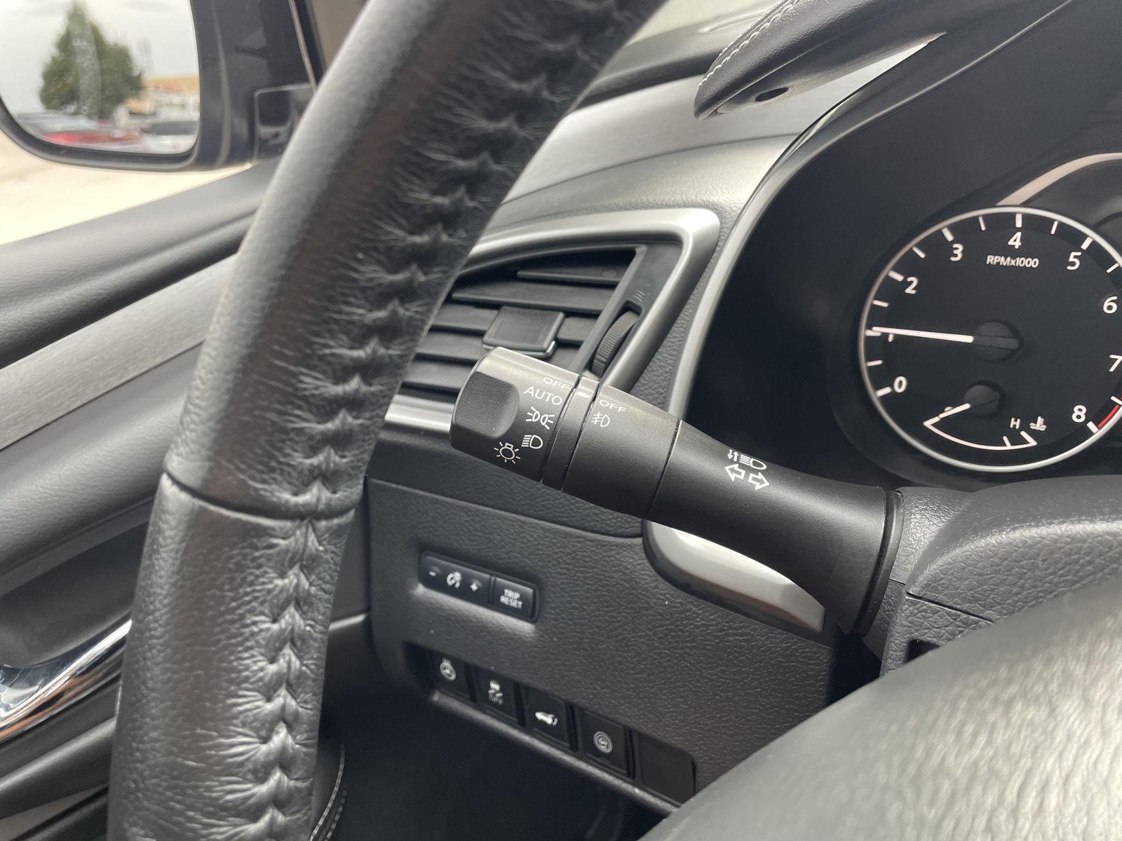 Vehicle photo 16