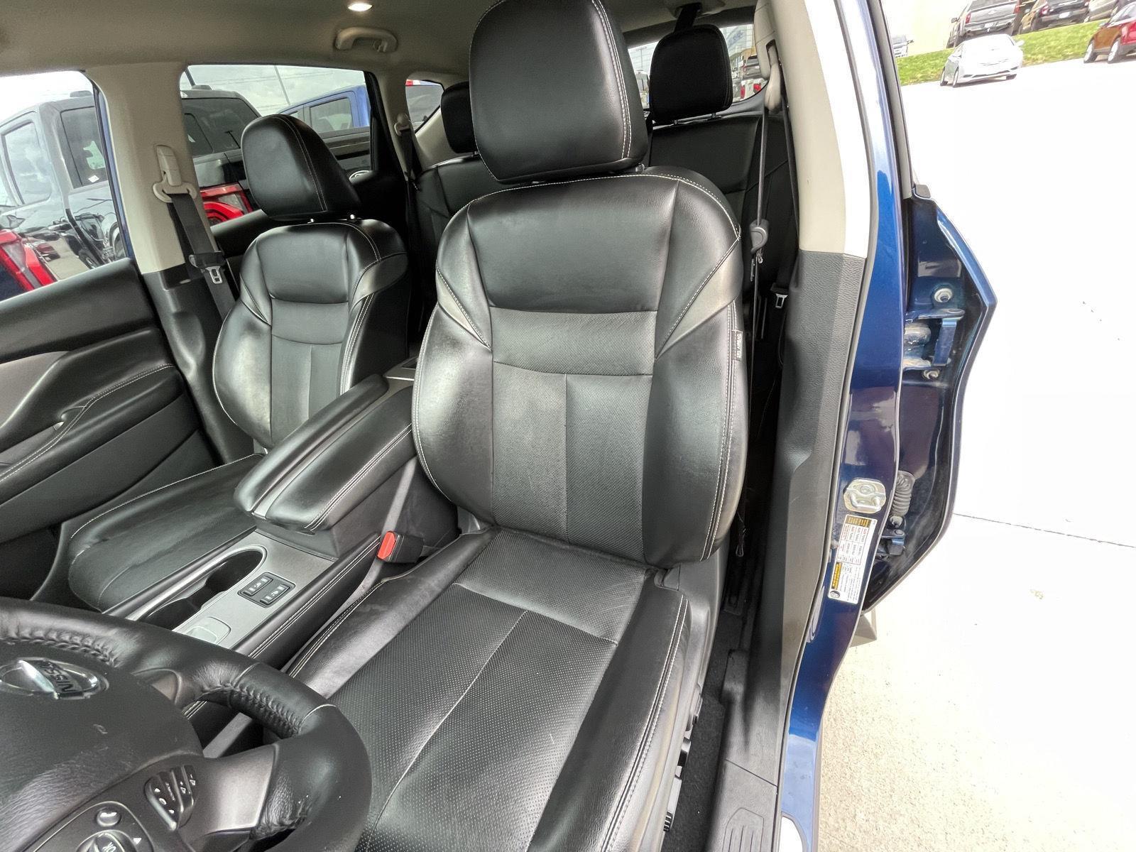 Vehicle photo 18