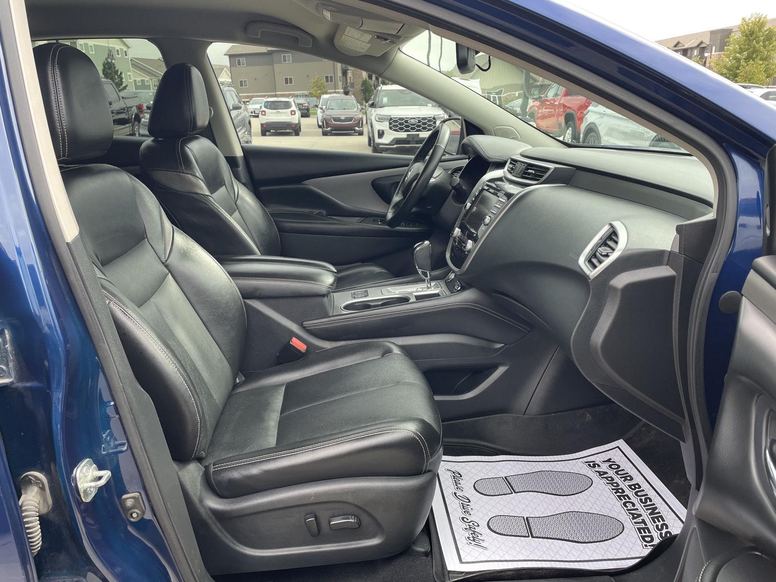 Vehicle photo 19