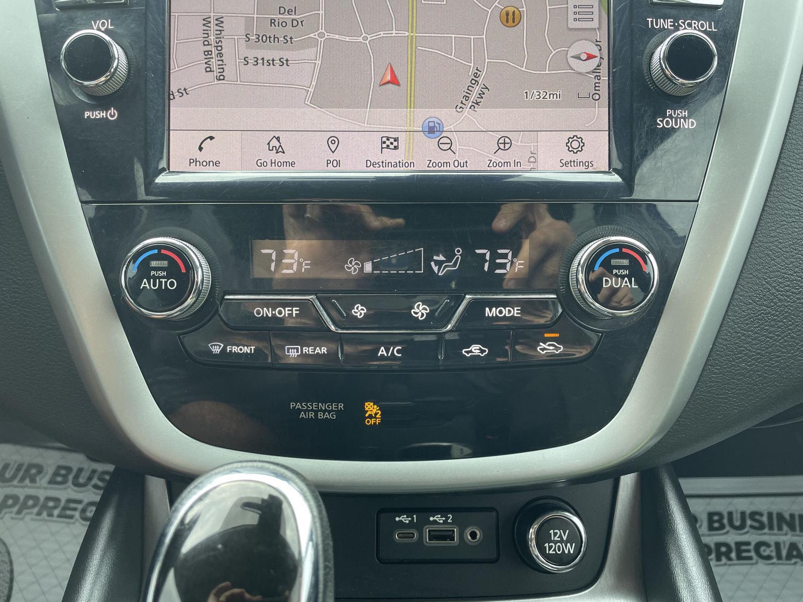 Vehicle photo 28