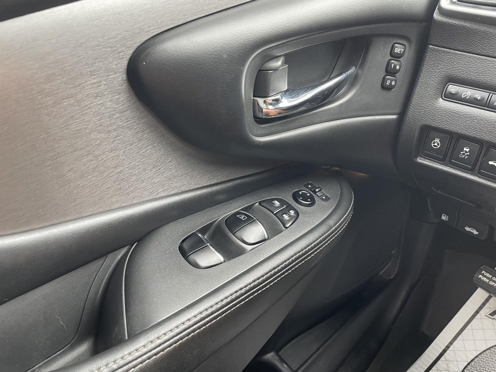 Vehicle photo 31