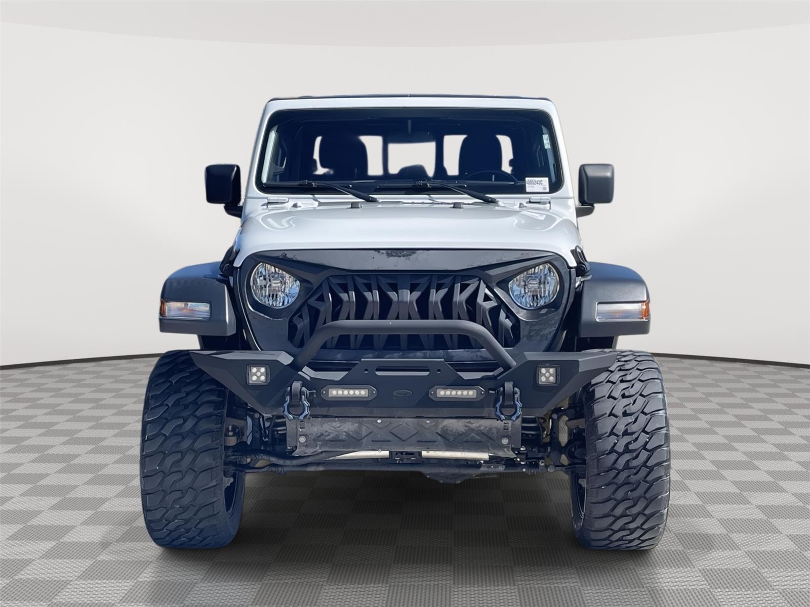 Vehicle photo 4