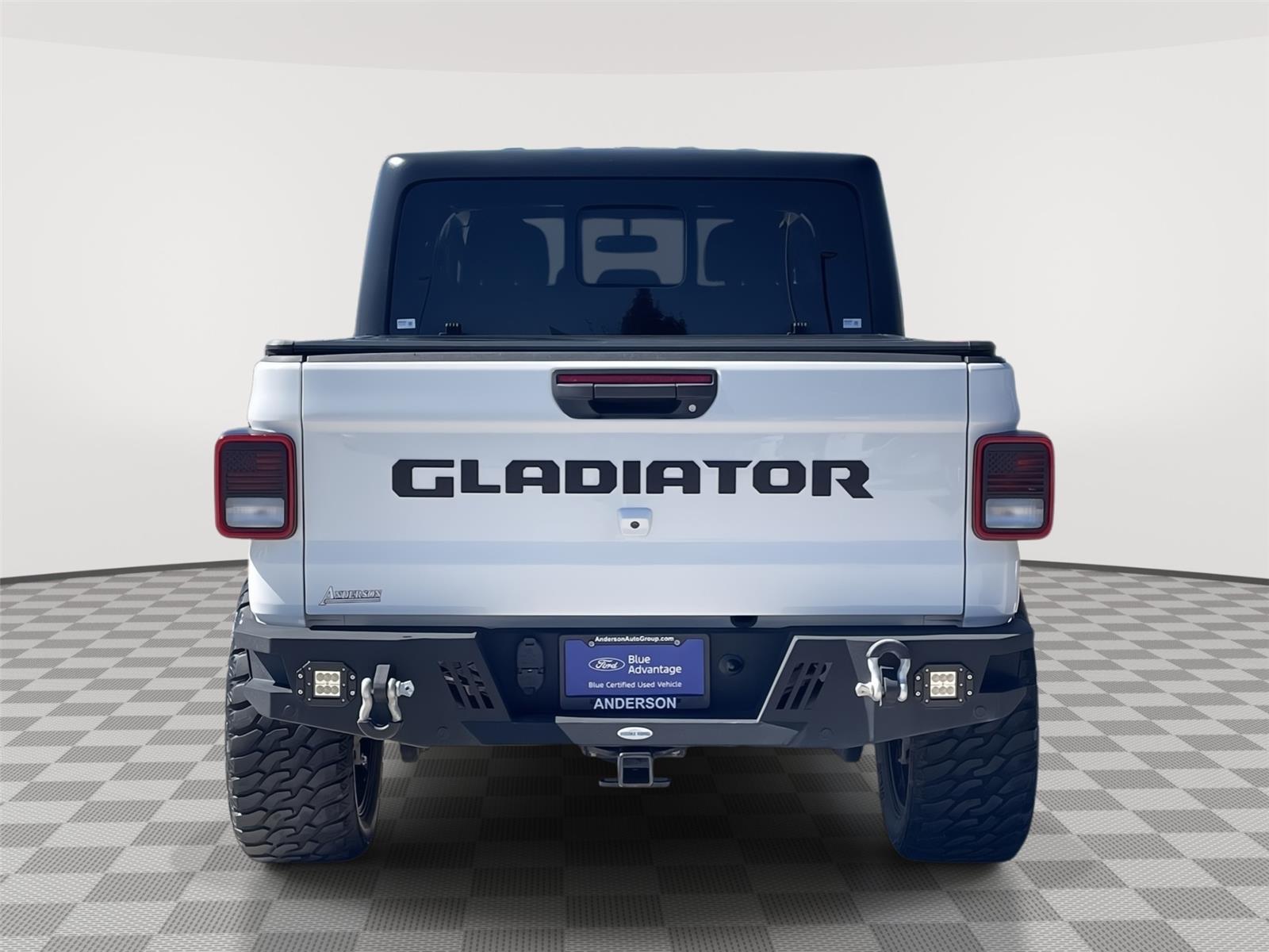 Vehicle photo 8