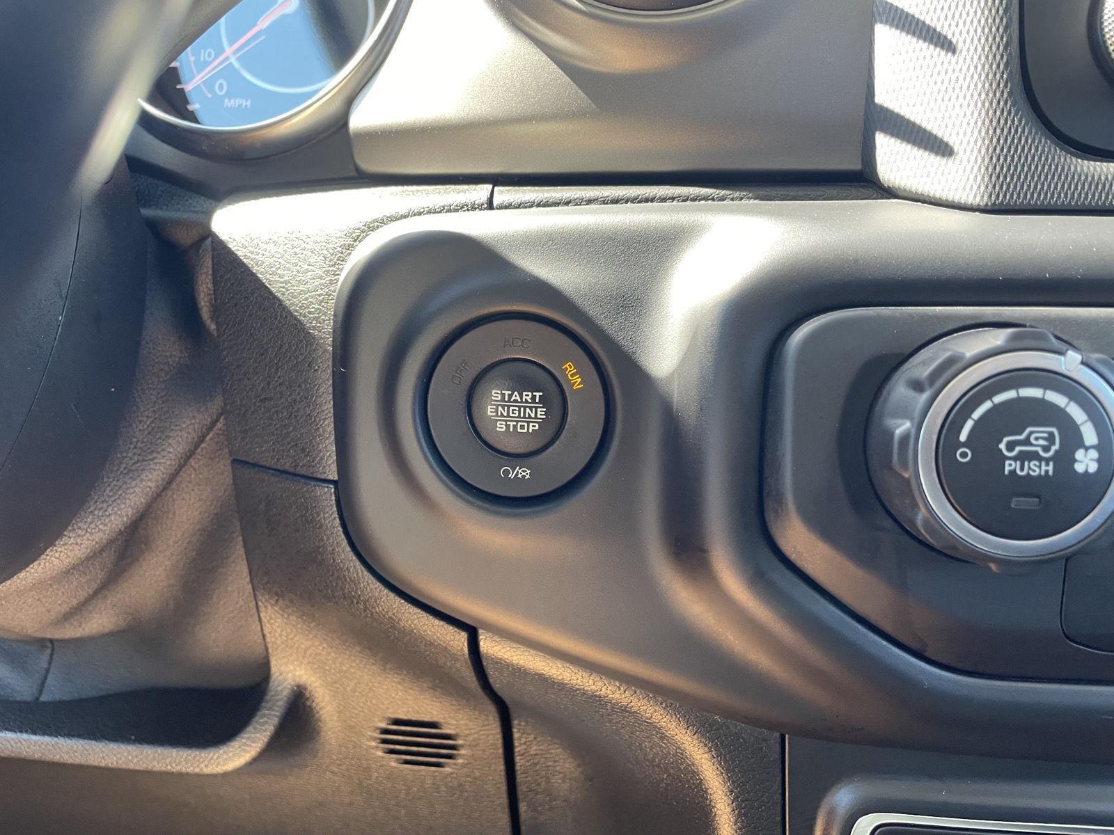 Vehicle photo 24
