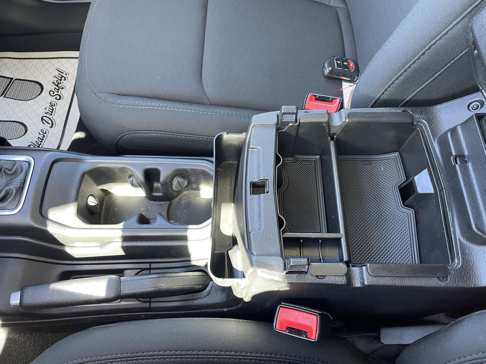 Vehicle photo 29