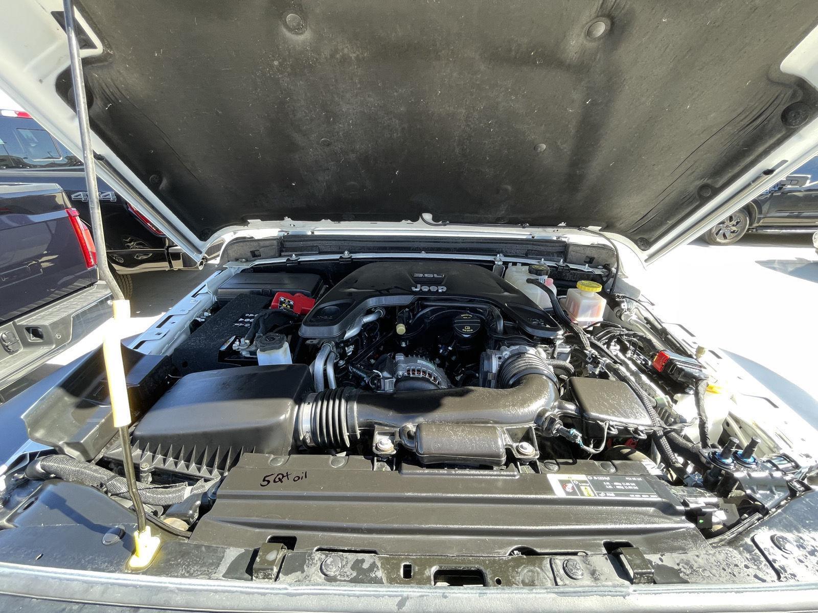 Vehicle photo 32