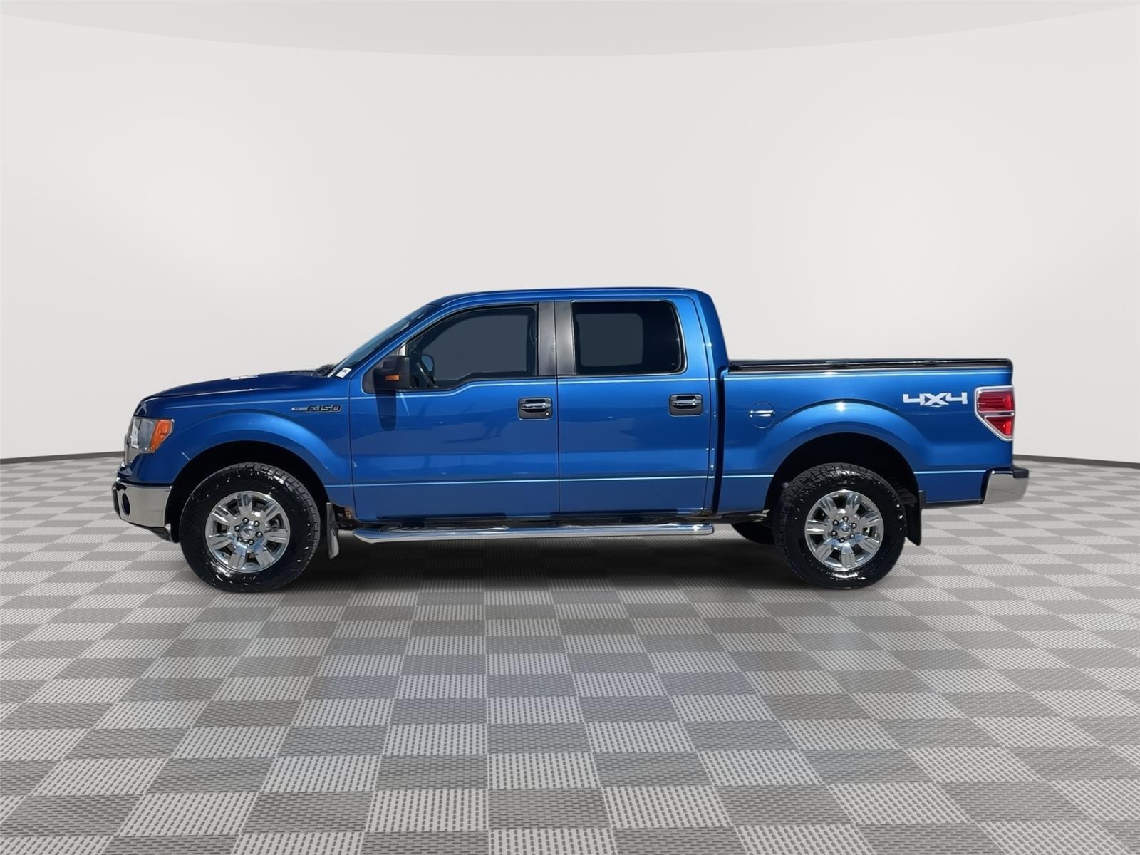 Vehicle photo 2