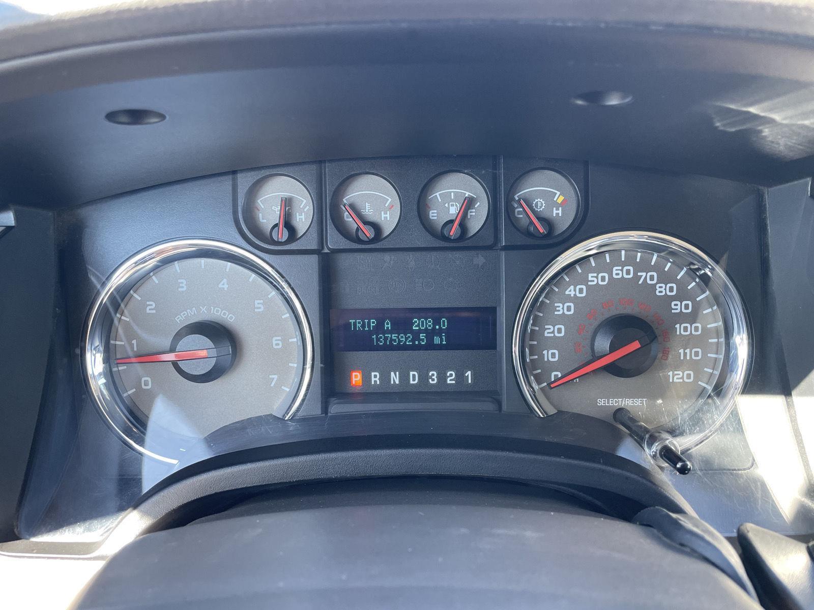 Vehicle photo 14