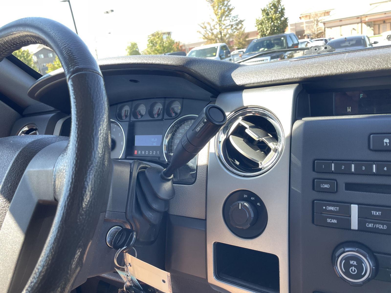 Vehicle photo 26