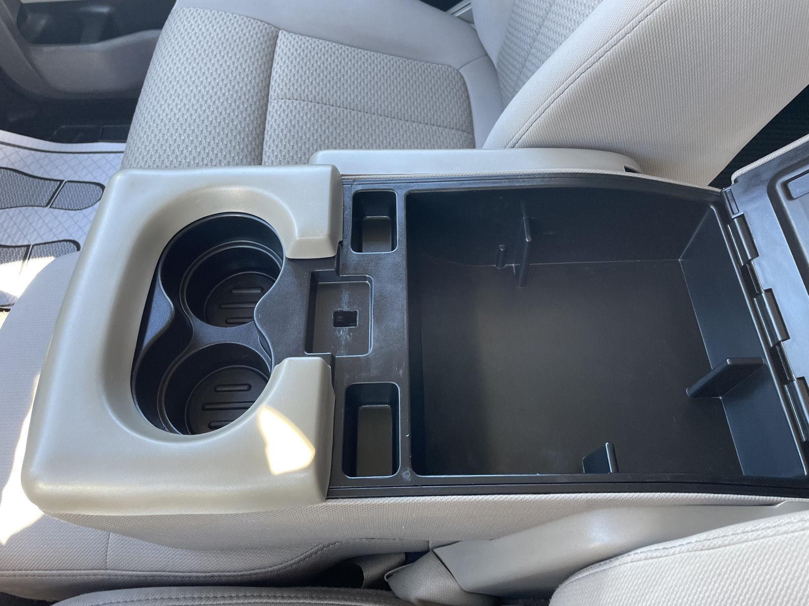Vehicle photo 27