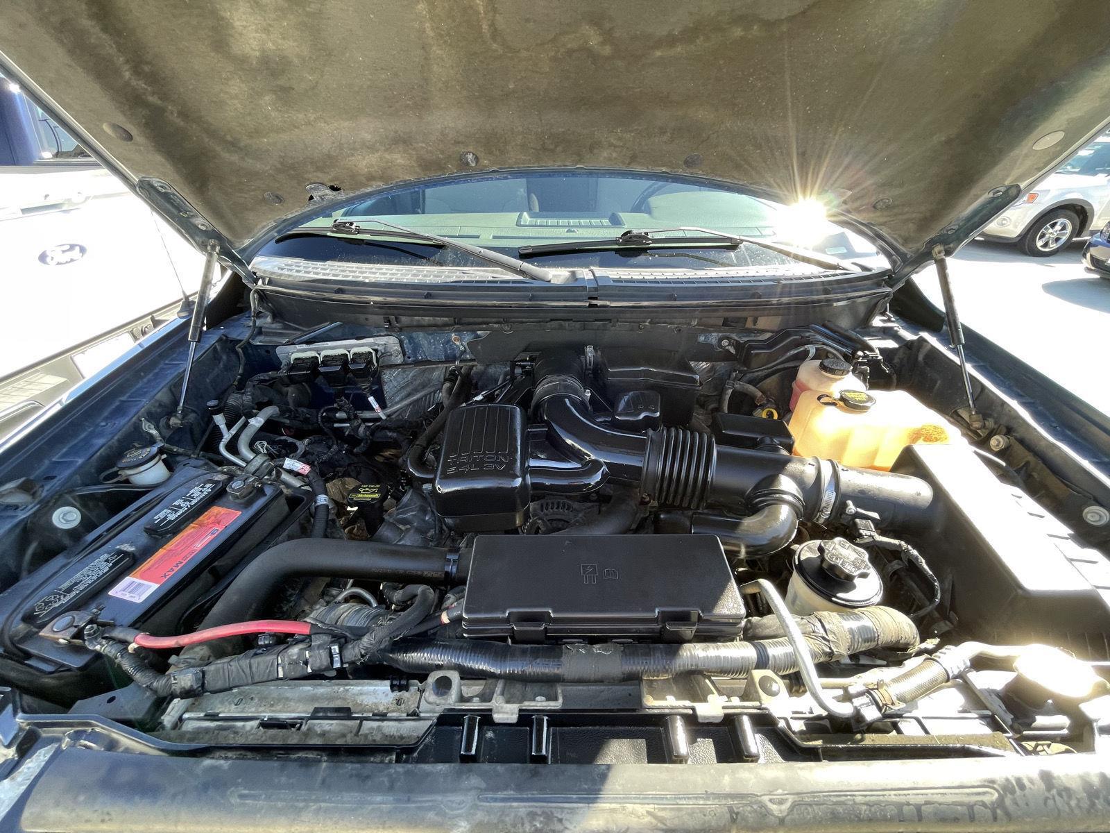 Vehicle photo 29