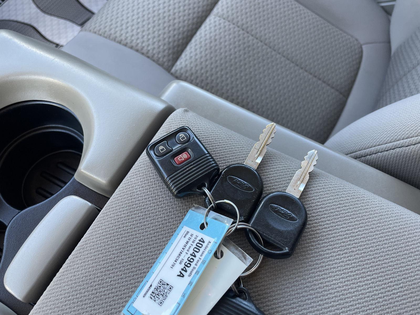 Vehicle photo 33