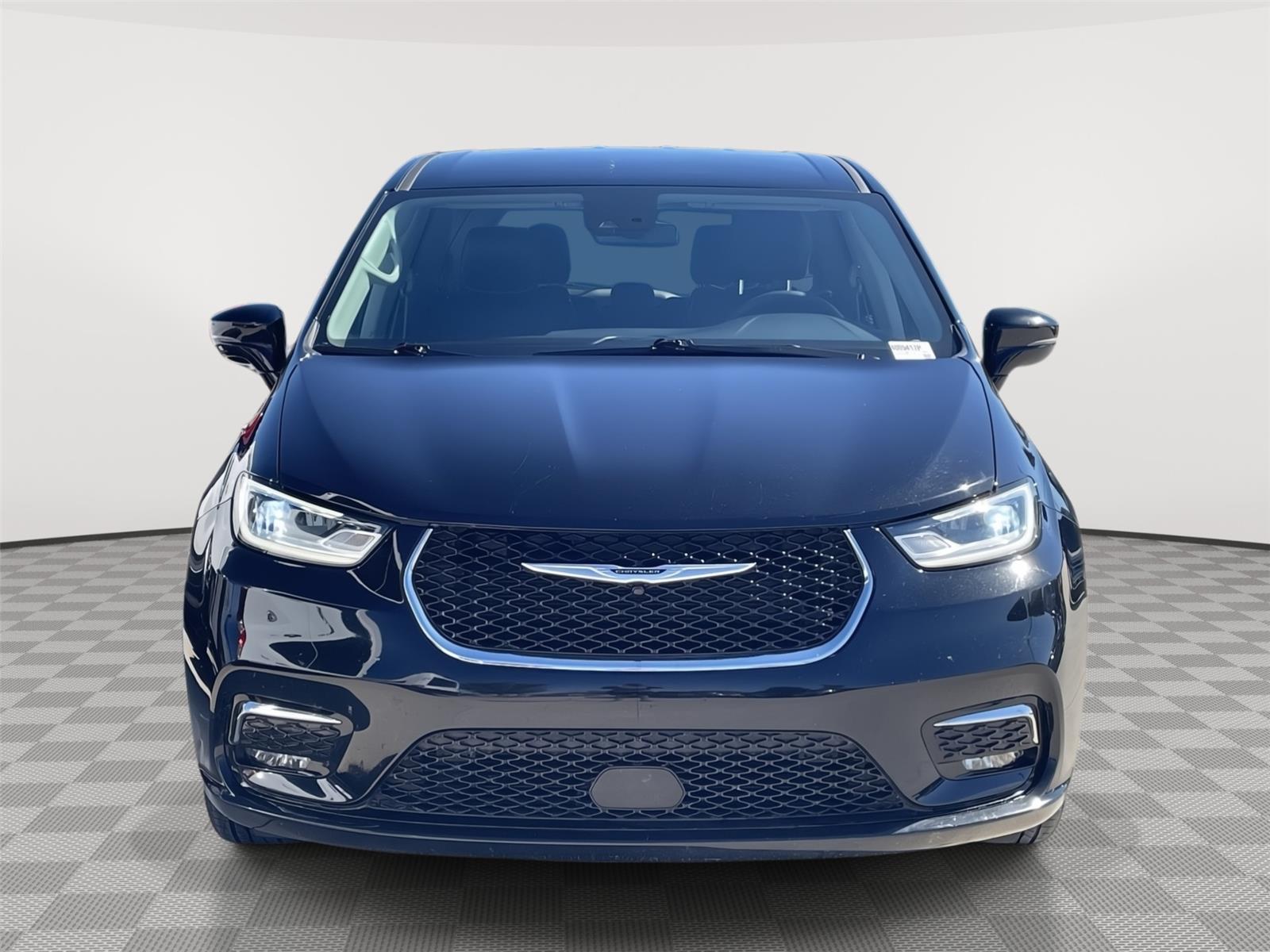 Vehicle photo 4