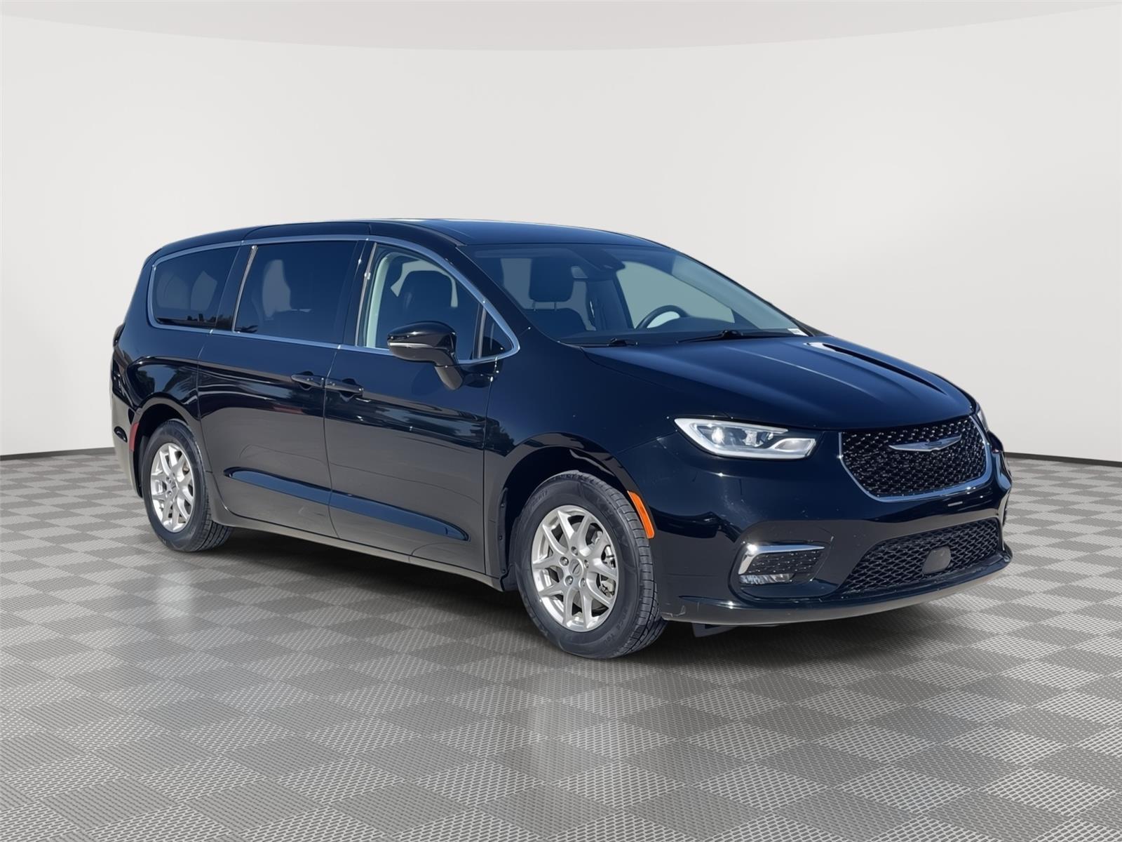 Vehicle photo 5