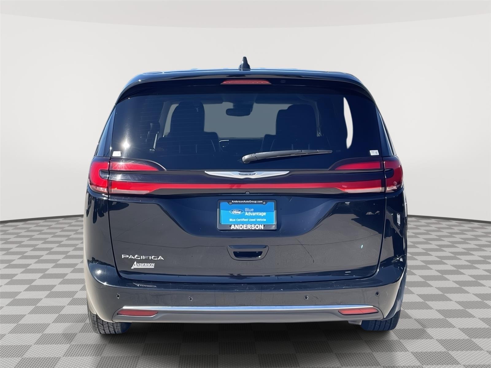 Vehicle photo 8